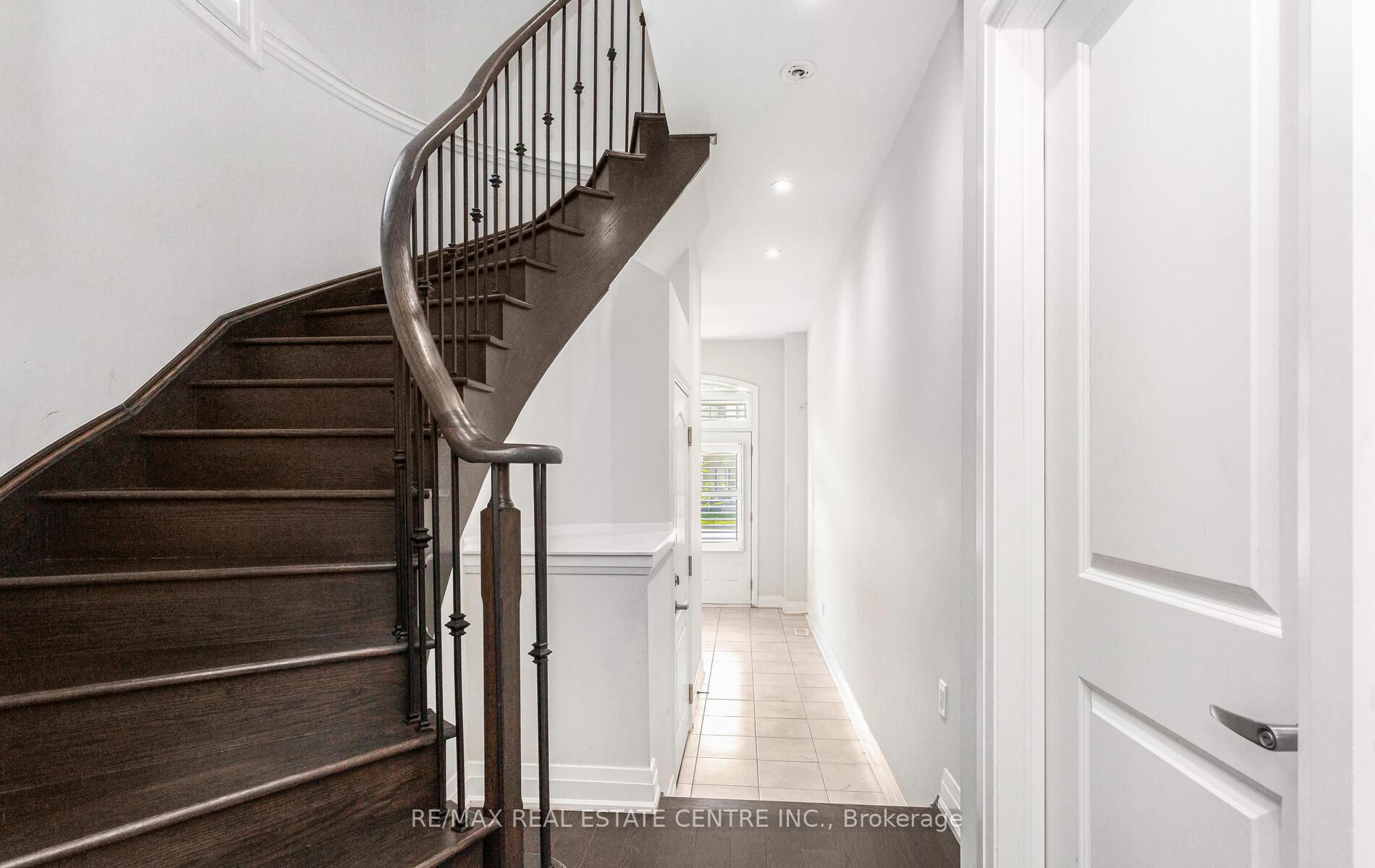 Photo 13 of 14 Dalbeattie Drive, Brampton, Bram West — HOMEH