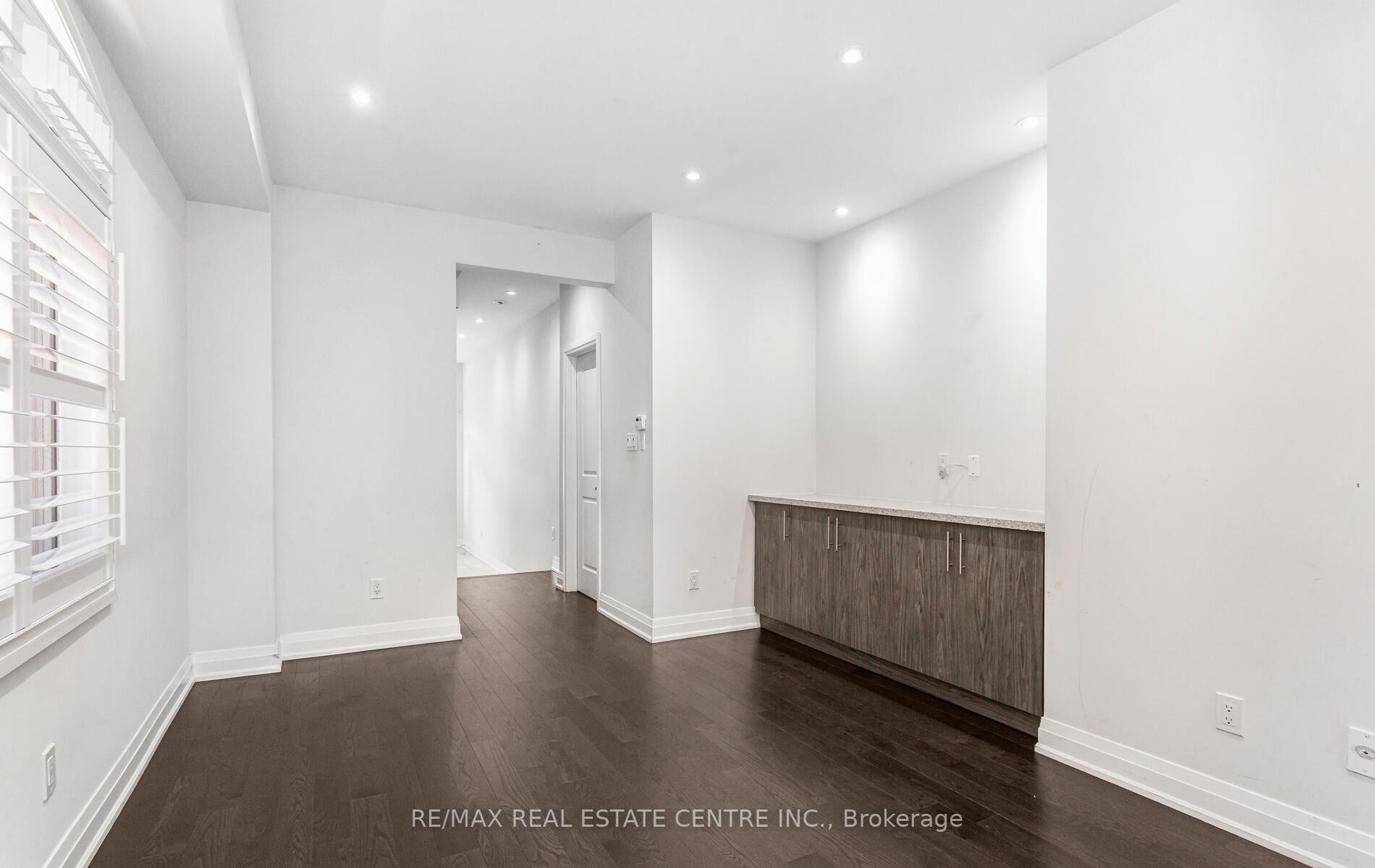 Photo 3 of 14 Dalbeattie Drive, Brampton, Bram West — HOMEH