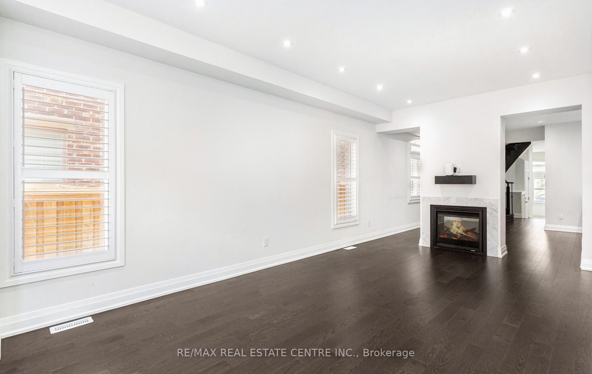 Photo 6 of 14 Dalbeattie Drive, Brampton, Bram West — HOMEH