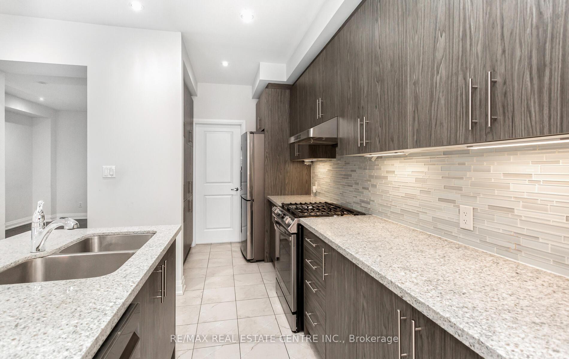 Photo 18 of 14 Dalbeattie Drive, Brampton, Bram West — HOMEH
