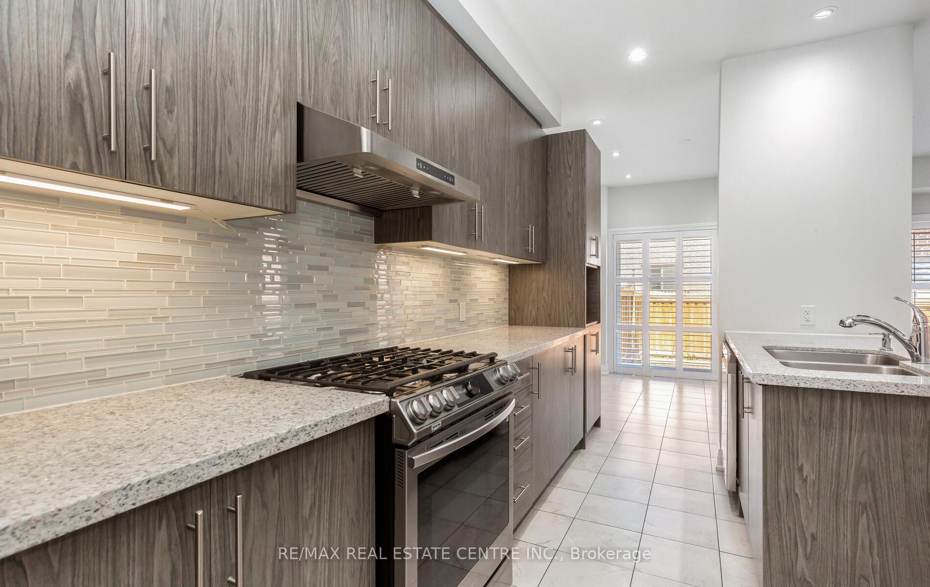 Photo 29 of 14 Dalbeattie Drive, Brampton, Bram West — HOMEH
