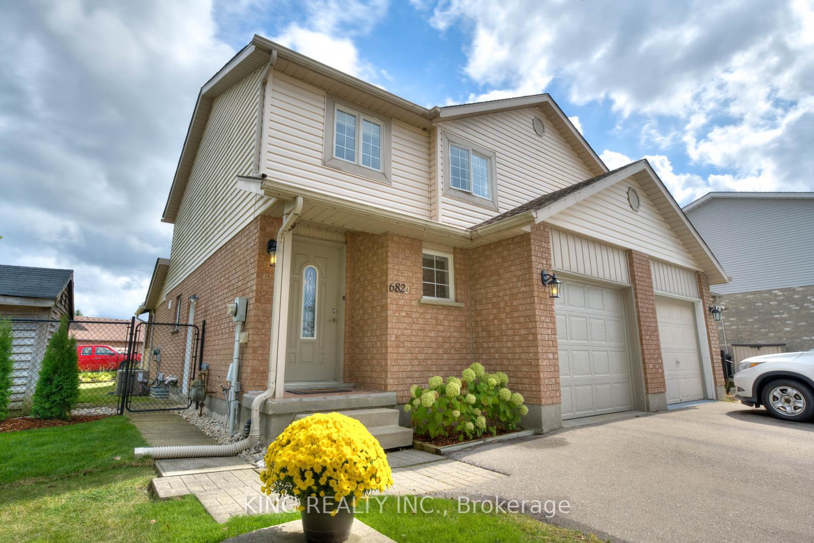 Photo 1 of Unit UNIT #A, 682 Pinerow Crescent, Waterloo — HOMEH