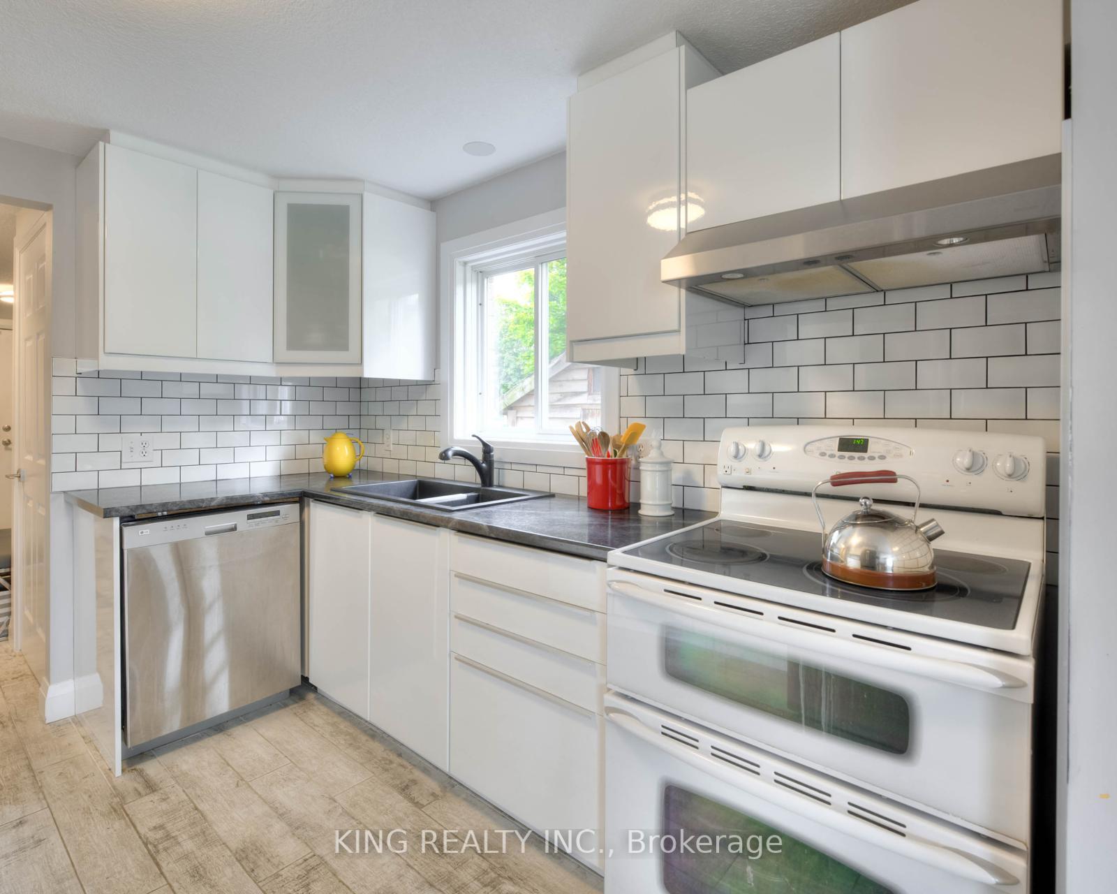 Photo 7 of Unit UNIT #A, 682 Pinerow Crescent, Waterloo — HOMEH