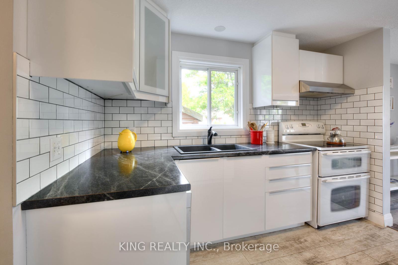 Photo 9 of Unit UNIT #A, 682 Pinerow Crescent, Waterloo — HOMEH