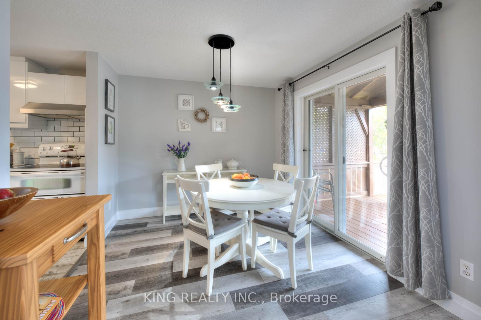 Photo 10 of Unit UNIT #A, 682 Pinerow Crescent, Waterloo — HOMEH