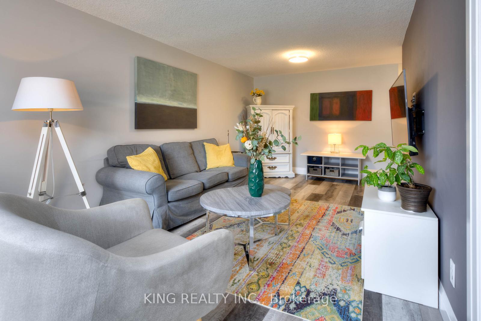 Photo 8 of Unit UNIT #A, 682 Pinerow Crescent, Waterloo — HOMEH