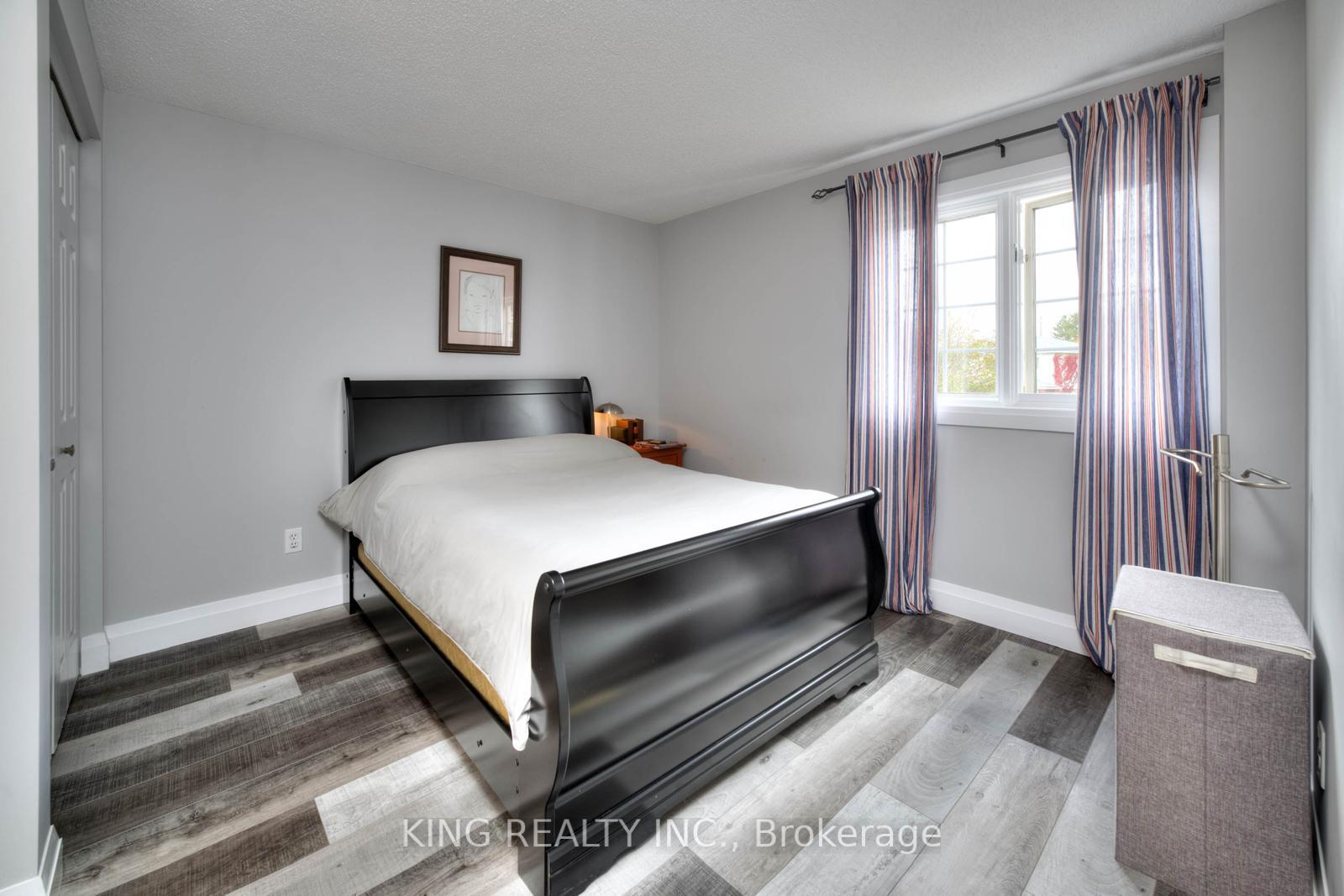 Photo 11 of Unit UNIT #A, 682 Pinerow Crescent, Waterloo — HOMEH