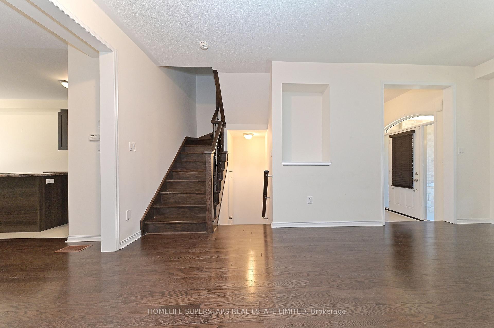 Photo 9 of 9 Yellowknife Road, Brampton, Sandringham-Wellington North — HOMEH