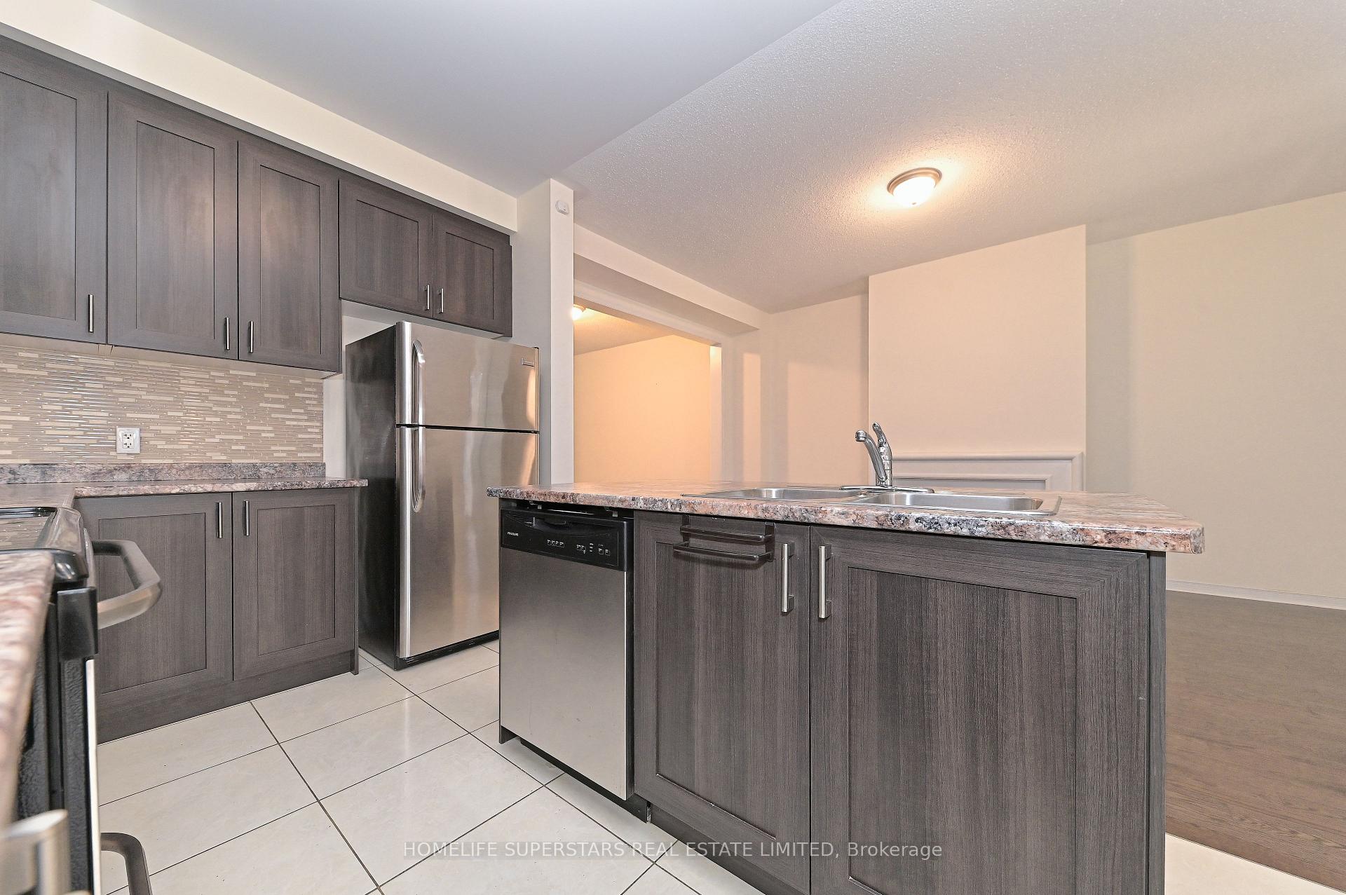 Photo 12 of 9 Yellowknife Road, Brampton, Sandringham-Wellington North — HOMEH