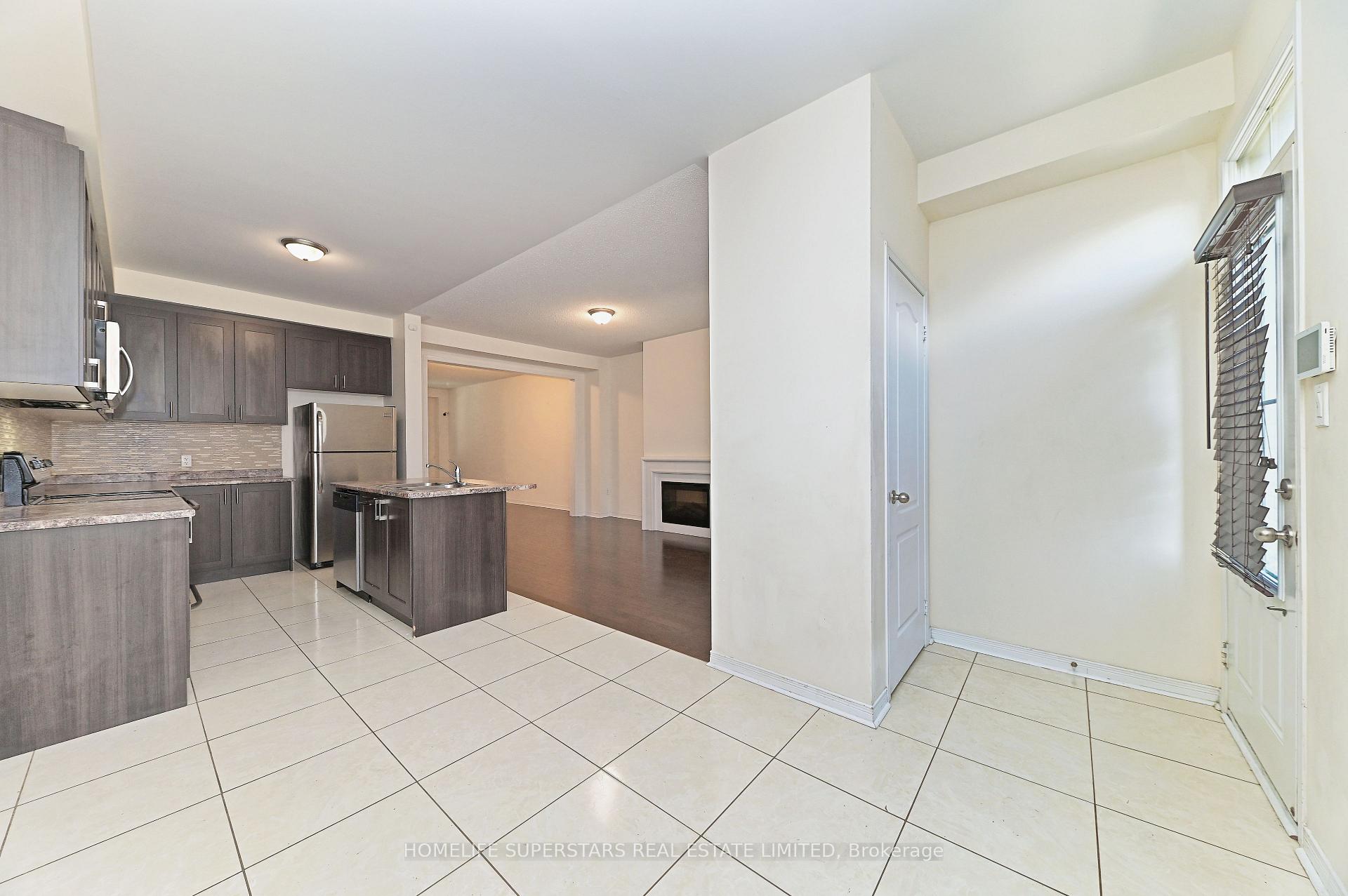 Photo 10 of 9 Yellowknife Road, Brampton, Sandringham-Wellington North — HOMEH
