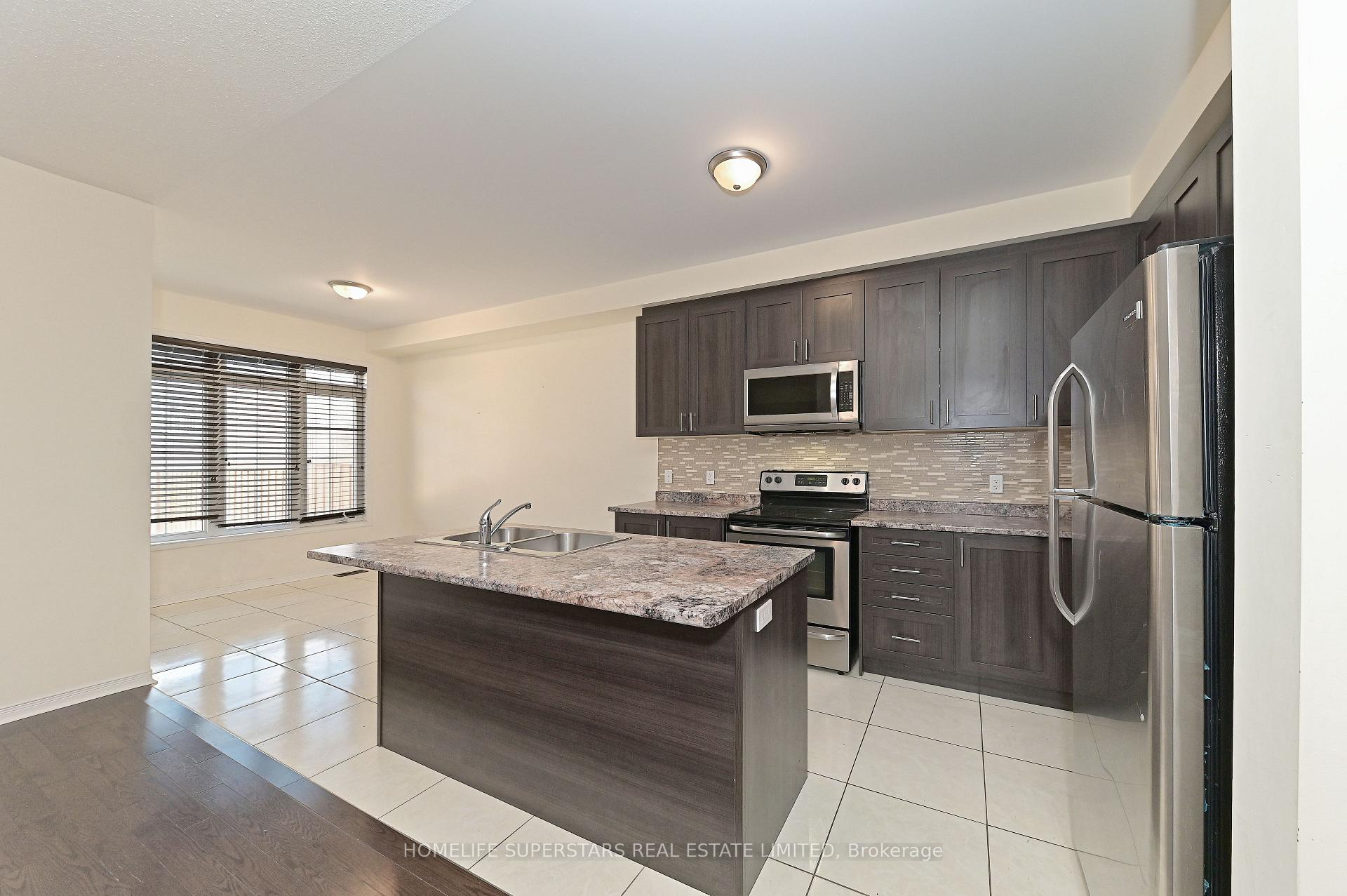 Photo 14 of 9 Yellowknife Road, Brampton, Sandringham-Wellington North — HOMEH