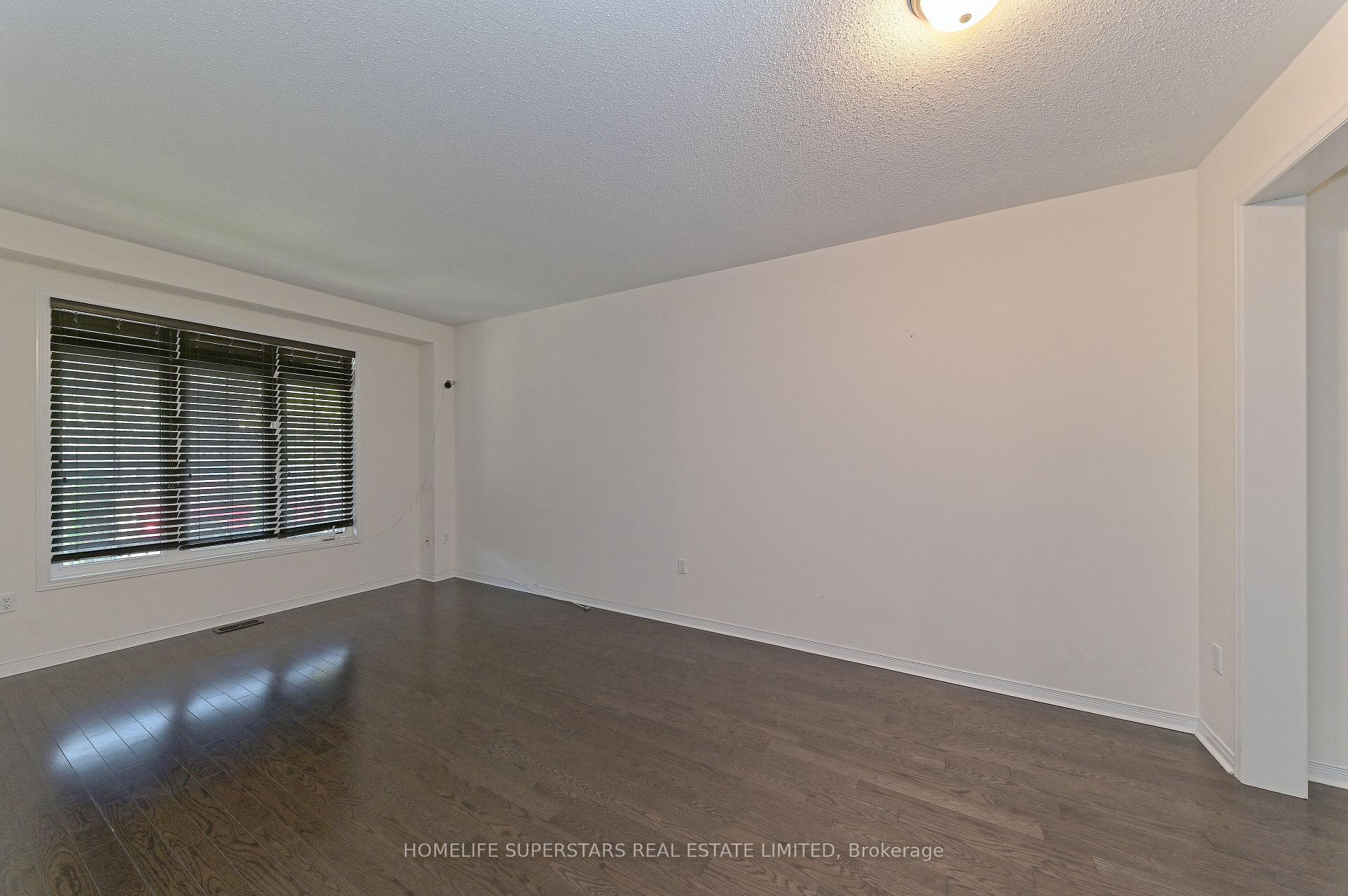 Photo 16 of 9 Yellowknife Road, Brampton, Sandringham-Wellington North — HOMEH