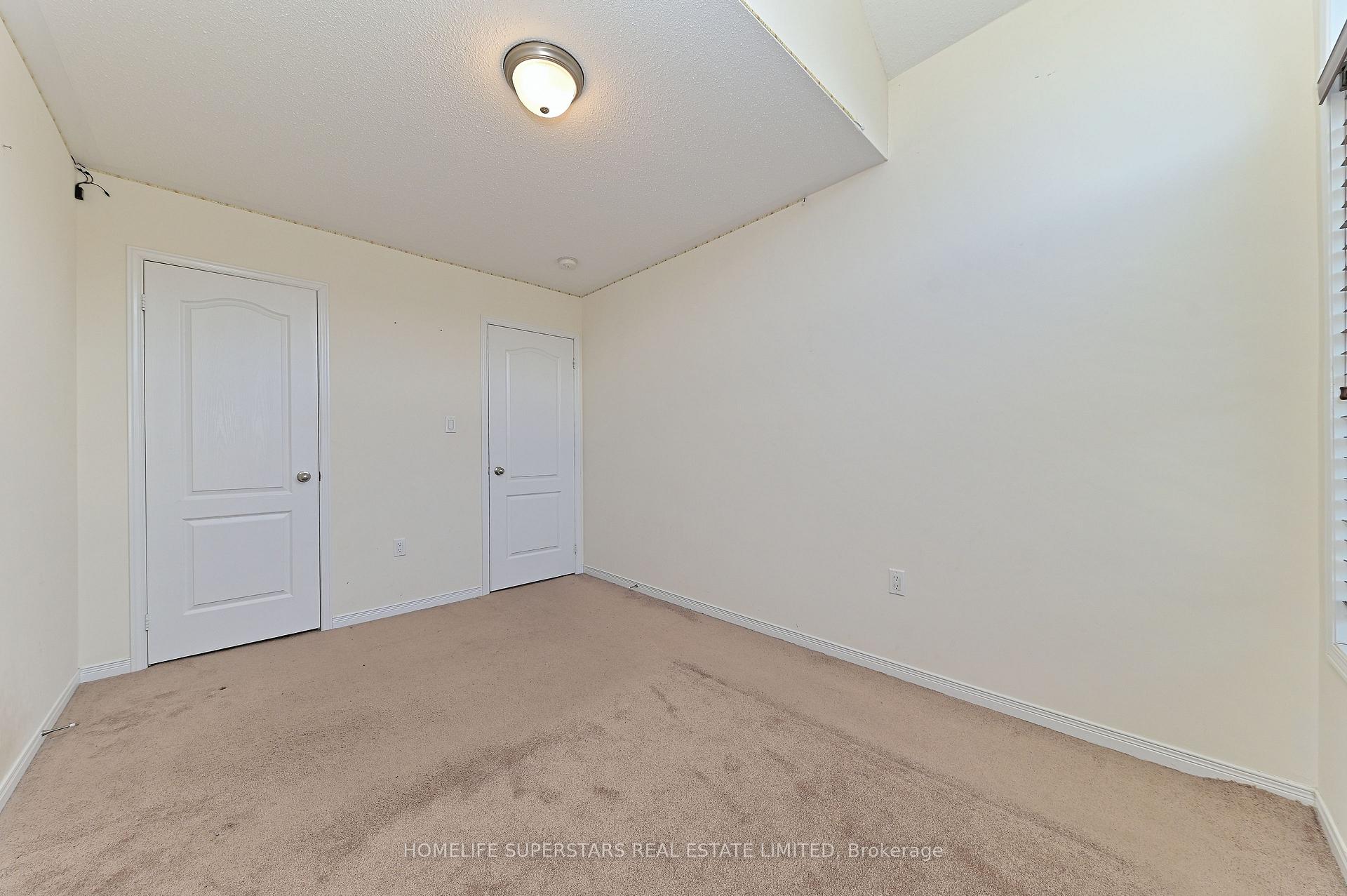 Photo 21 of 9 Yellowknife Road, Brampton, Sandringham-Wellington North — HOMEH