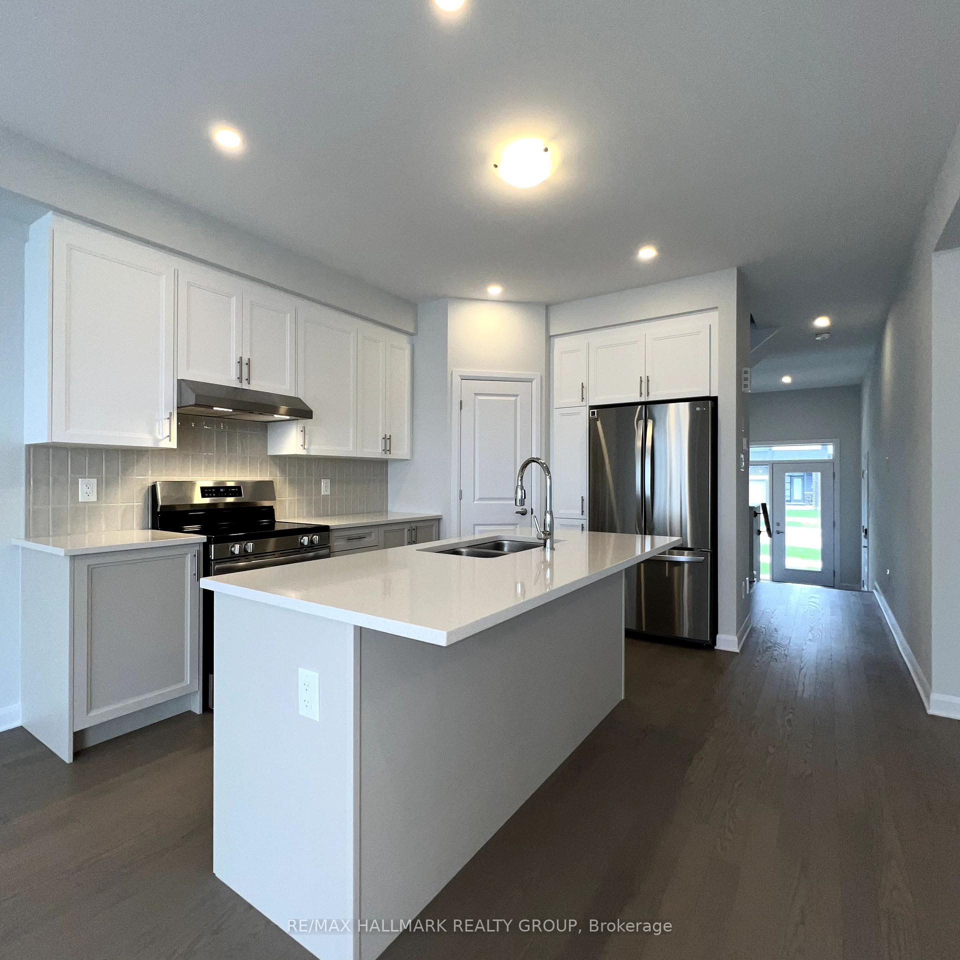 Photo 4 of 163 Invention Boulevard, Ottawa, Kanata - Morgan's Grant/South March — HOMEH
