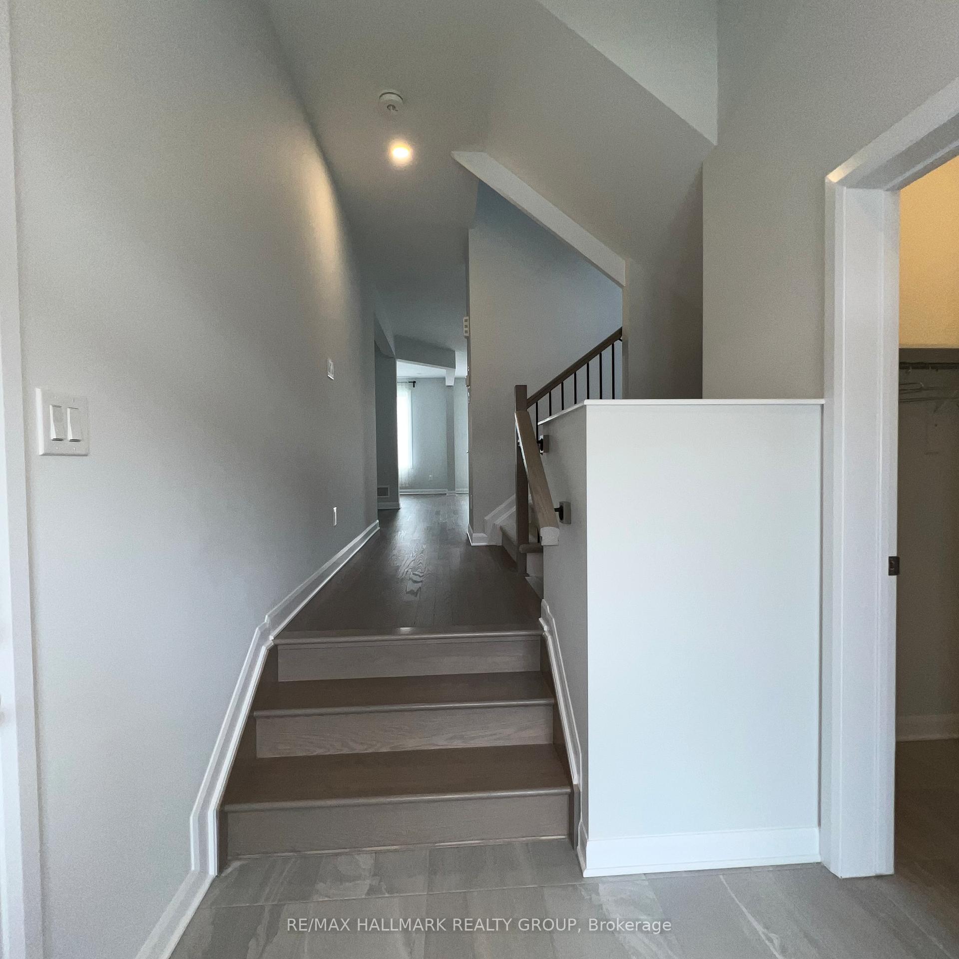 Photo 12 of 163 Invention Boulevard, Ottawa, Kanata - Morgan's Grant/South March — HOMEH
