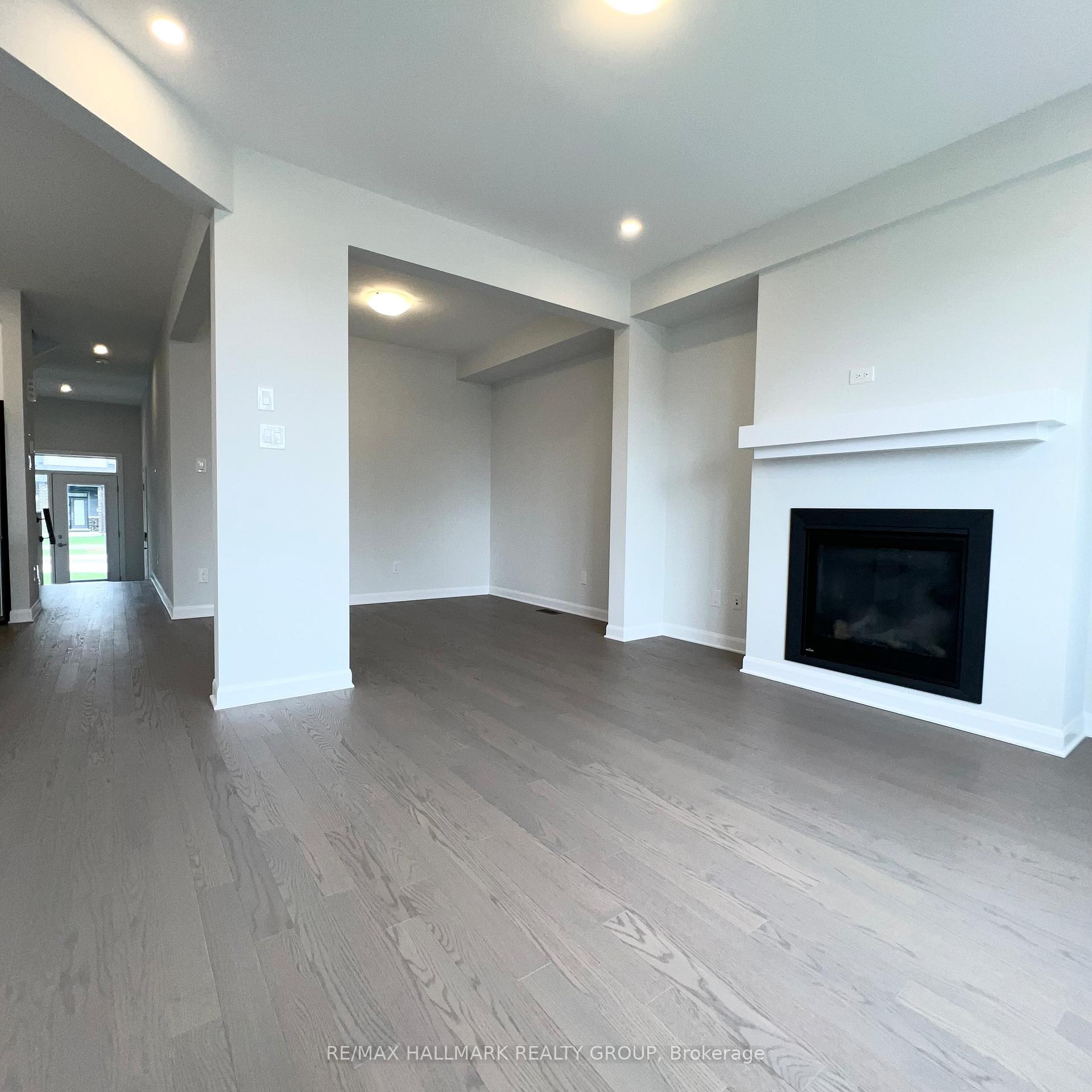 Photo 13 of 163 Invention Boulevard, Ottawa, Kanata - Morgan's Grant/South March — HOMEH
