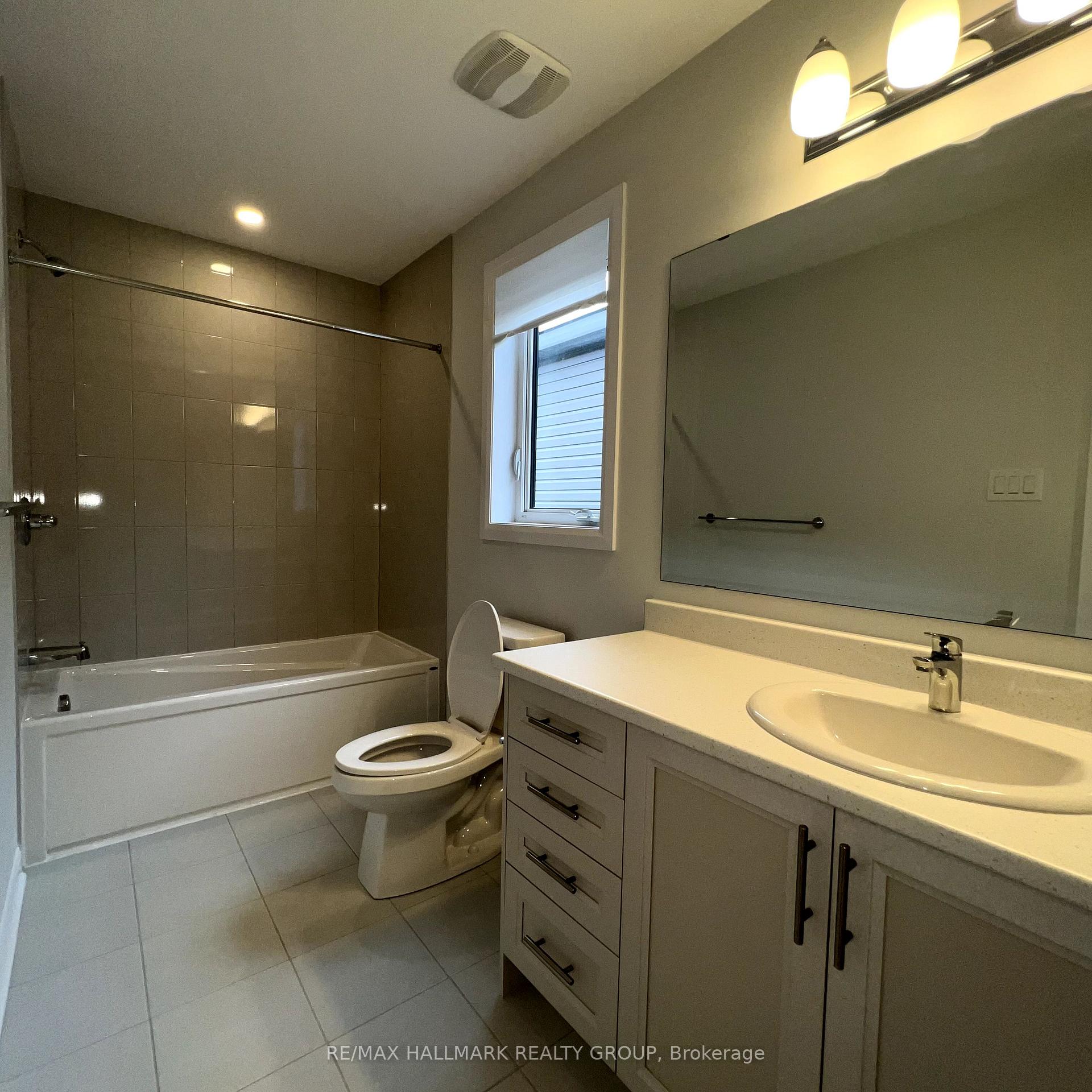Photo 9 of 163 Invention Boulevard, Ottawa, Kanata - Morgan's Grant/South March — HOMEH
