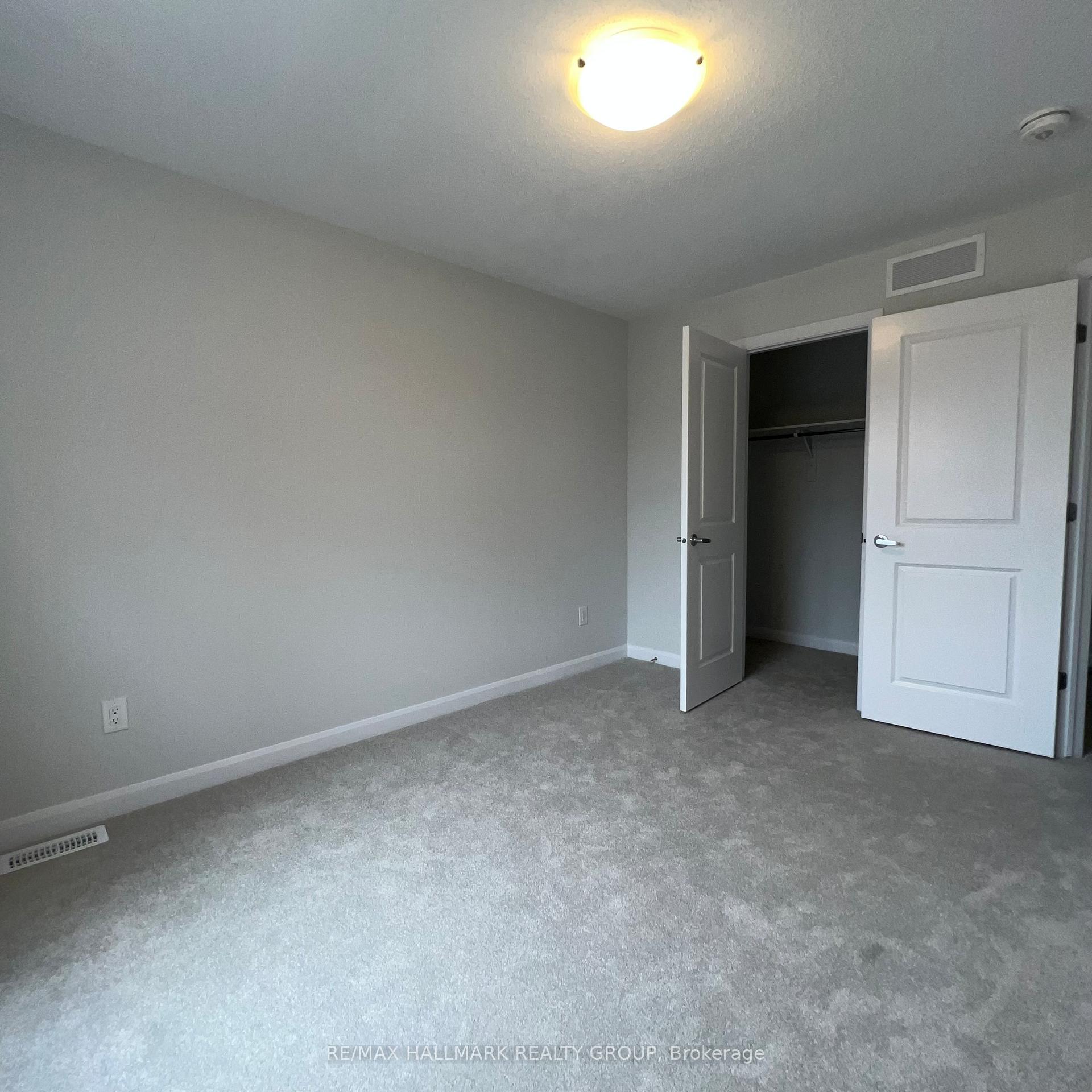 Photo 6 of 163 Invention Boulevard, Ottawa, Kanata - Morgan's Grant/South March — HOMEH