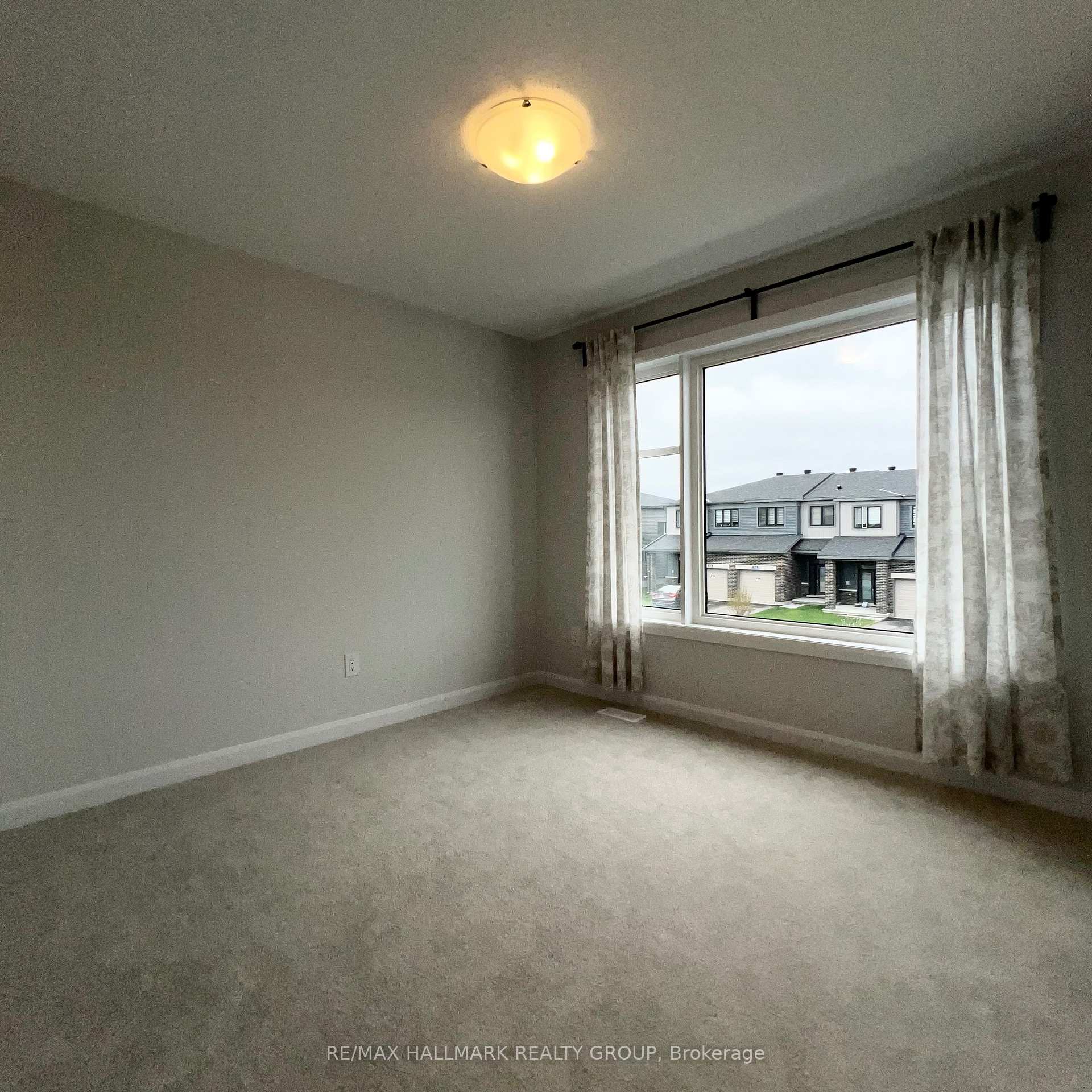 Photo 7 of 163 Invention Boulevard, Ottawa, Kanata - Morgan's Grant/South March — HOMEH