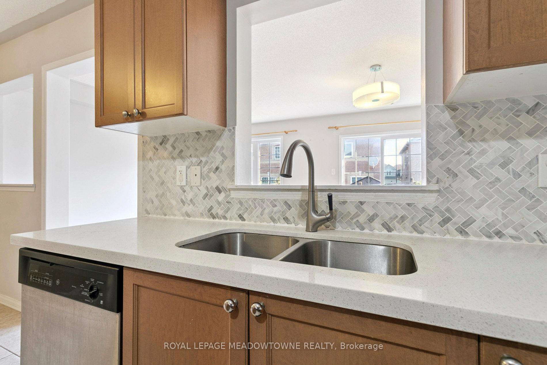 Photo 13 of Unit Upper, 132 Crystalview Crescent, Brampton, Bram East — HOMEH