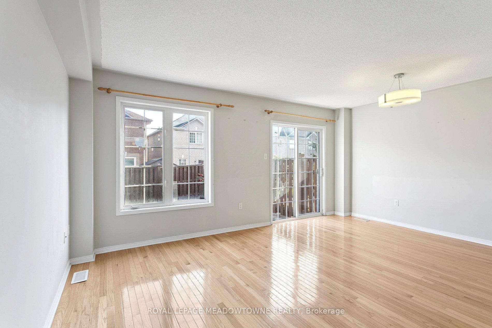 Photo 18 of Unit Upper, 132 Crystalview Crescent, Brampton, Bram East — HOMEH
