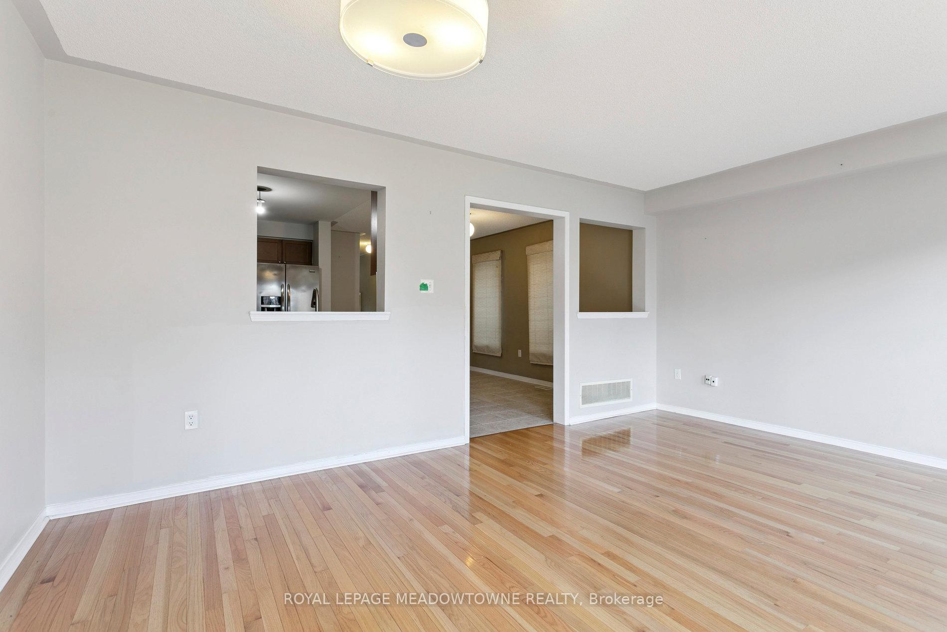 Photo 17 of Unit Upper, 132 Crystalview Crescent, Brampton, Bram East — HOMEH