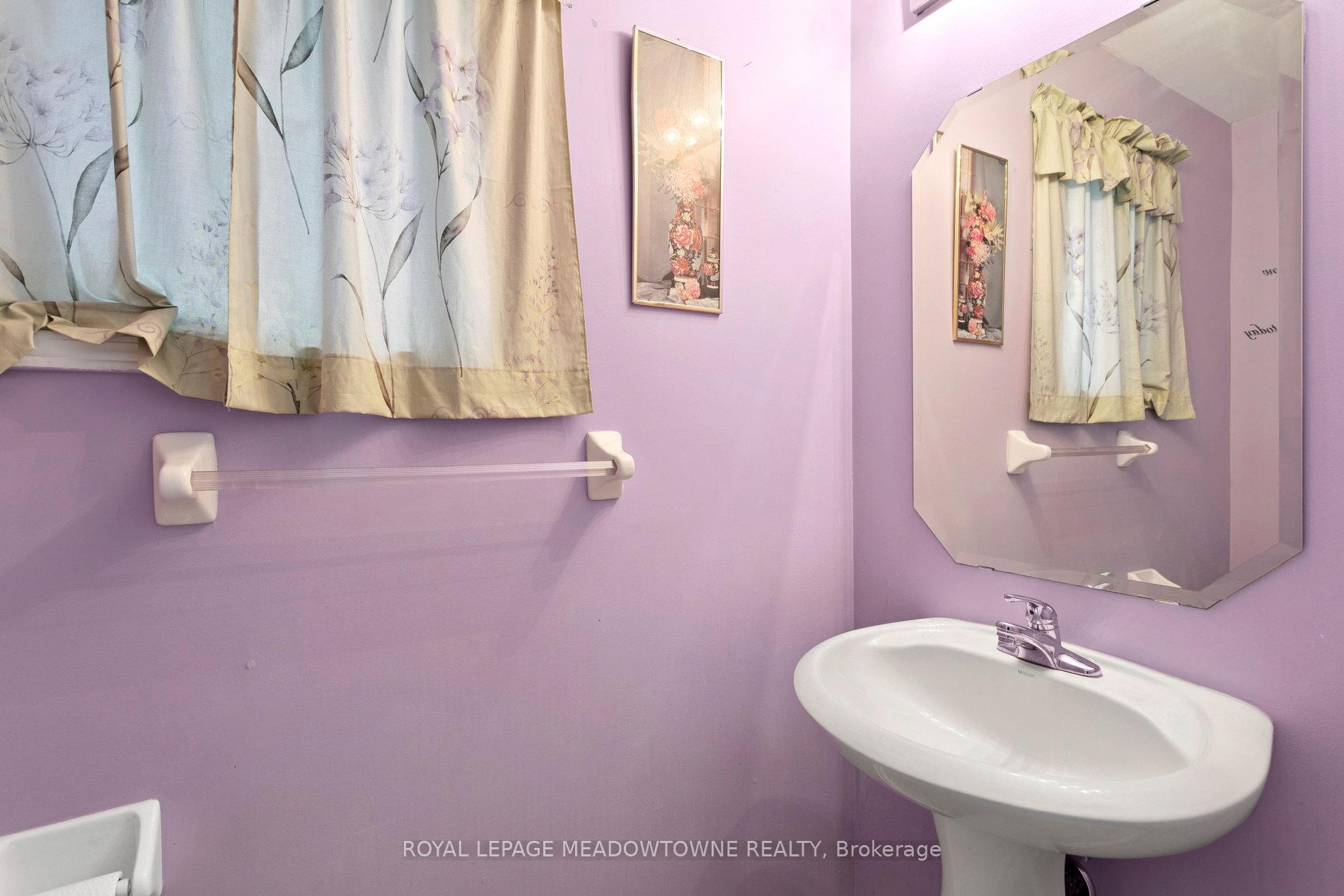 Photo 15 of Unit Upper, 132 Crystalview Crescent, Brampton, Bram East — HOMEH