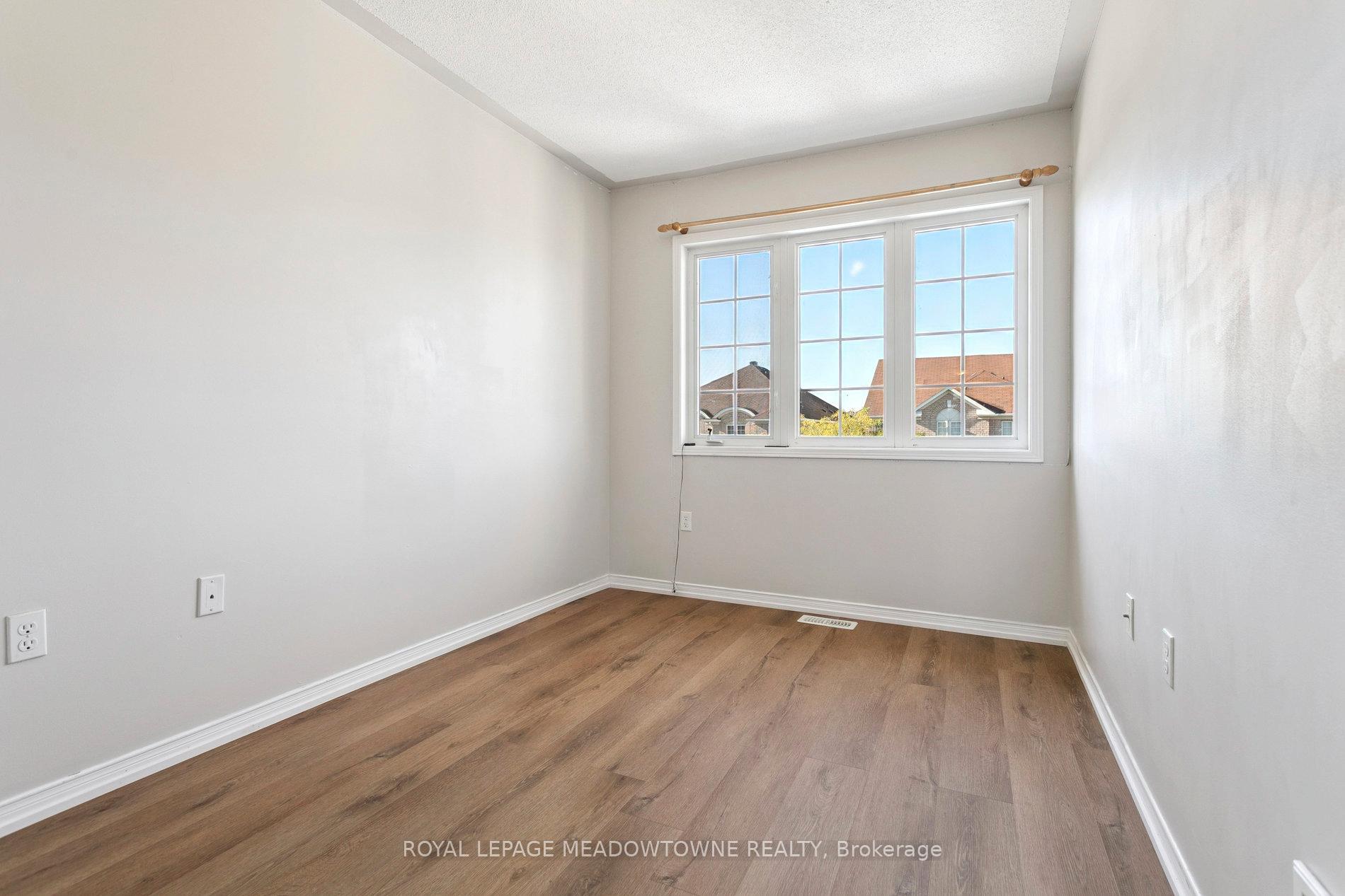Photo 25 of Unit Upper, 132 Crystalview Crescent, Brampton, Bram East — HOMEH