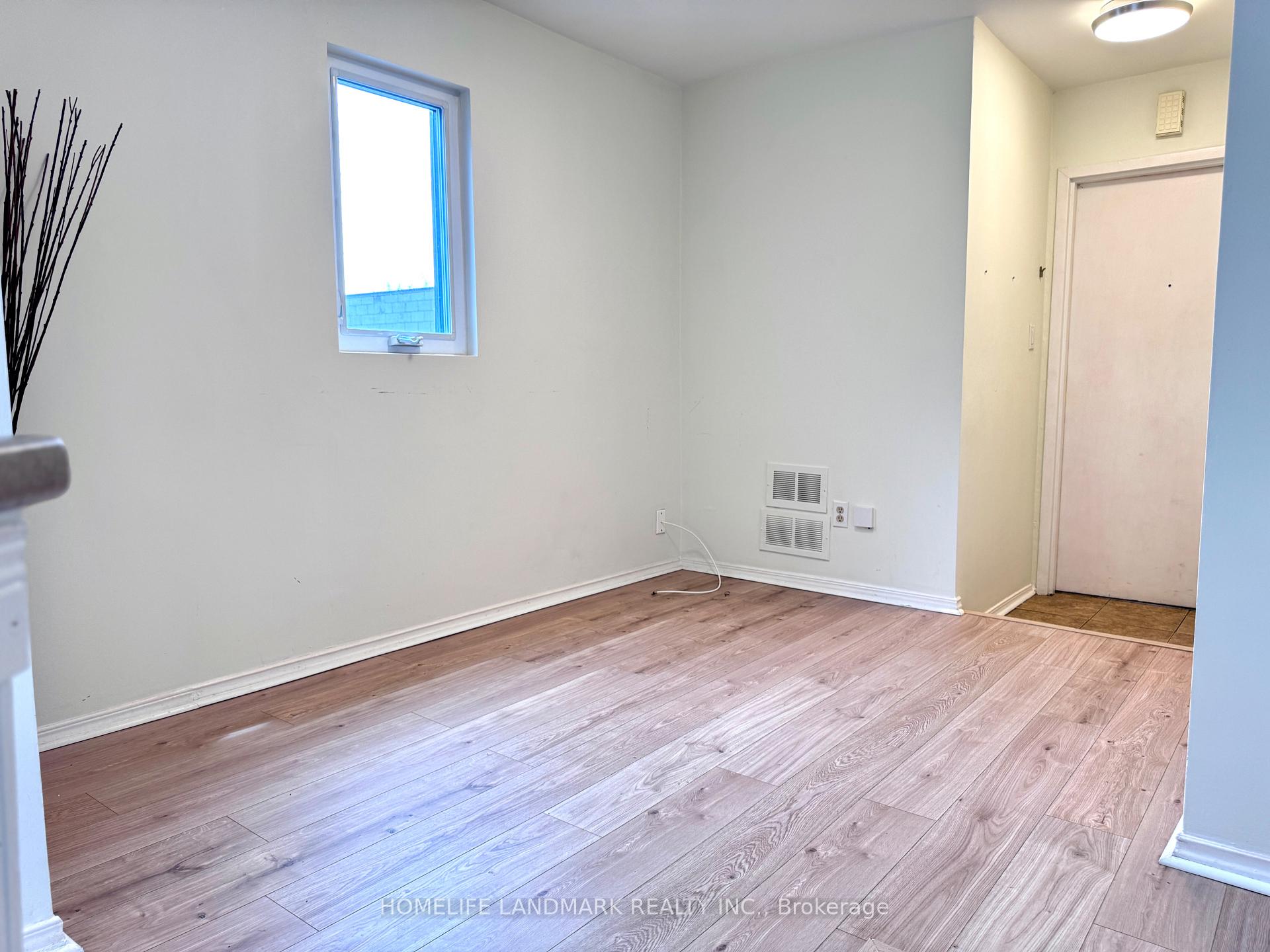 Photo 3 of Unit Unit 3, 373 Broadview Avenue, Toronto, North Riverdale — HOMEH