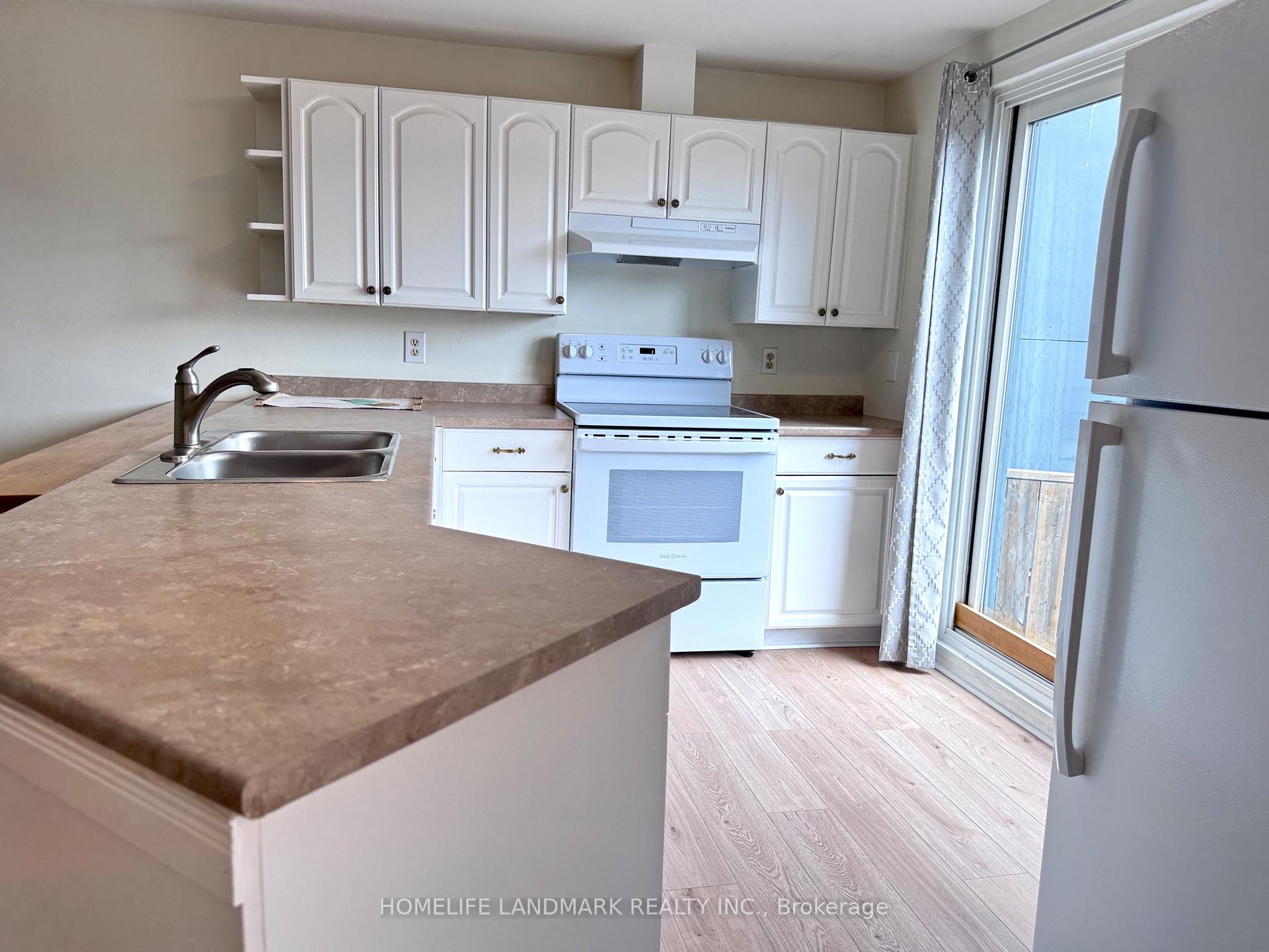 Photo 9 of Unit Unit 3, 373 Broadview Avenue, Toronto, North Riverdale — HOMEH