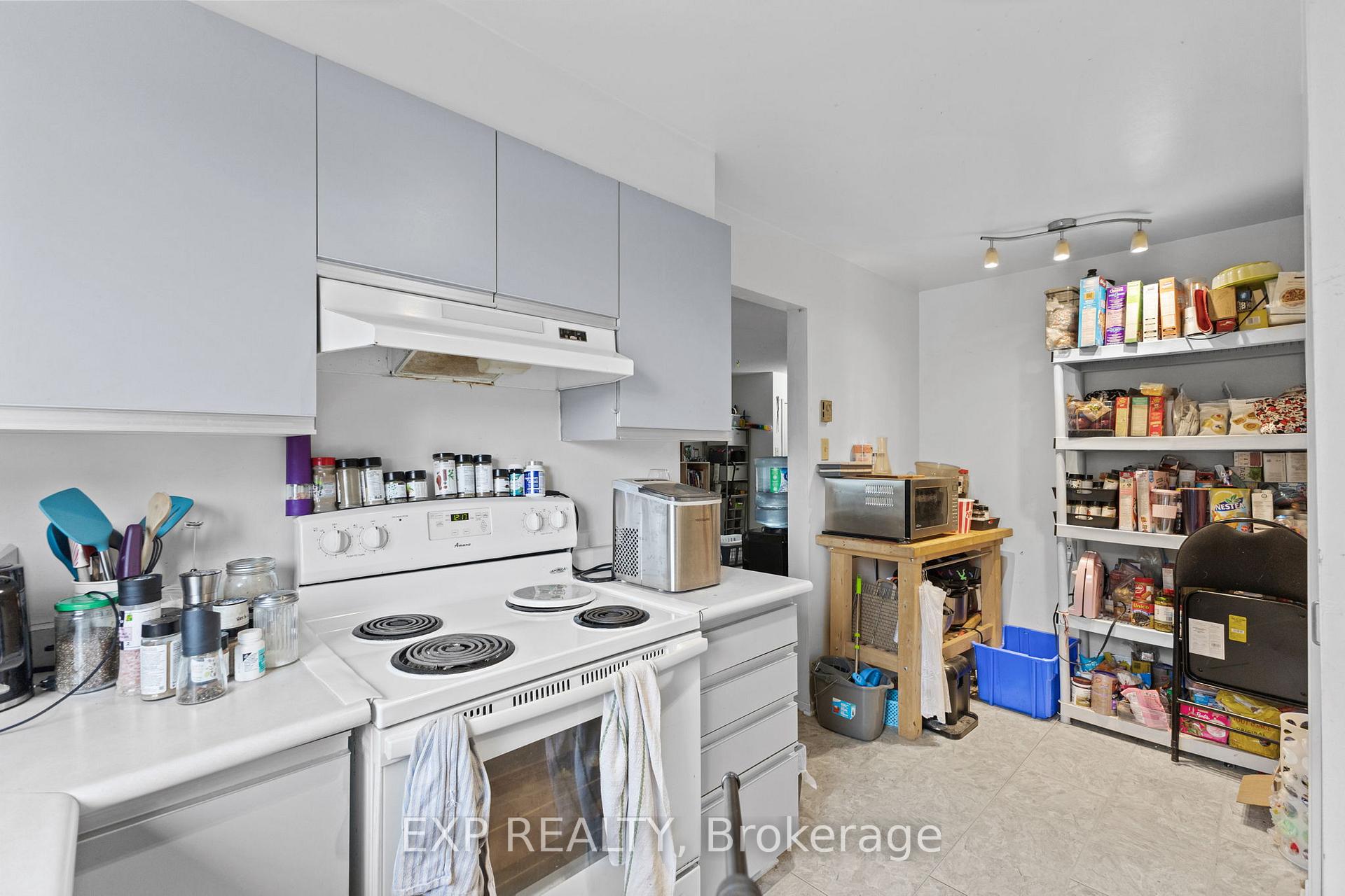 Photo 23 of Unit 304, 270 Brittany Drive, Ottawa, Viscount Alexander Park — HOMEH