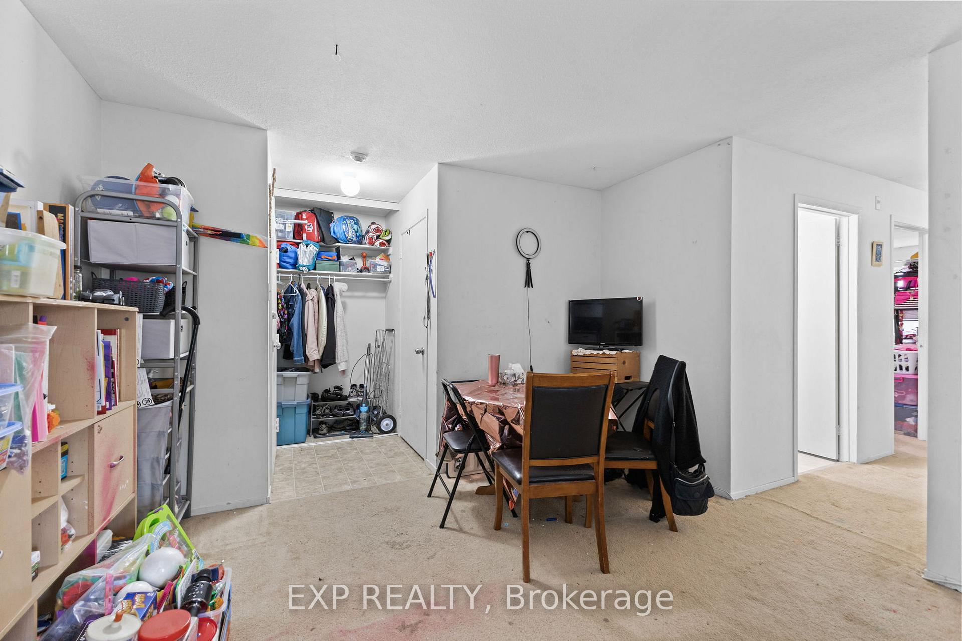 Photo 13 of Unit 304, 270 Brittany Drive, Ottawa, Viscount Alexander Park — HOMEH