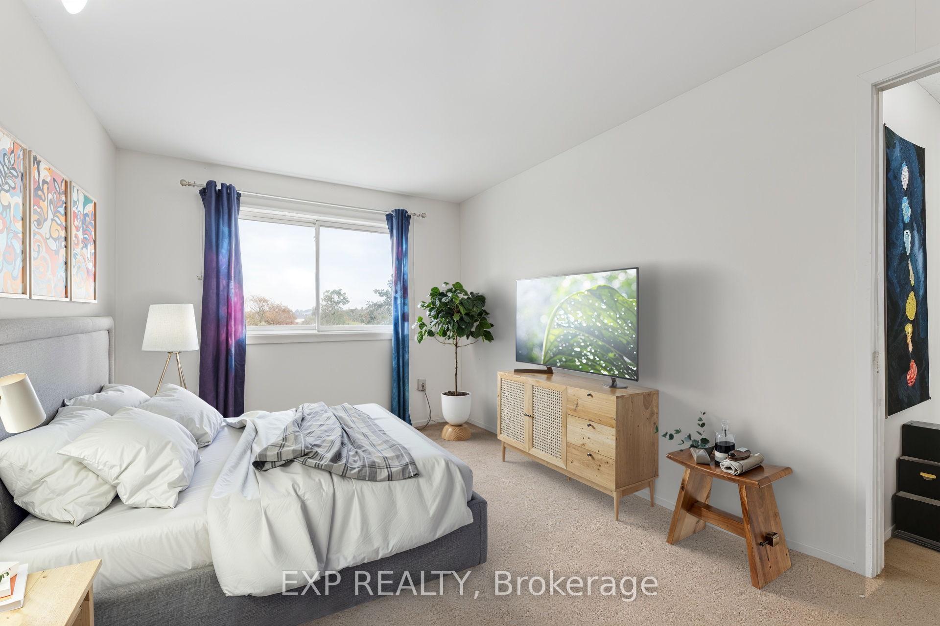 Photo 11 of Unit 304, 270 Brittany Drive, Ottawa, Viscount Alexander Park — HOMEH