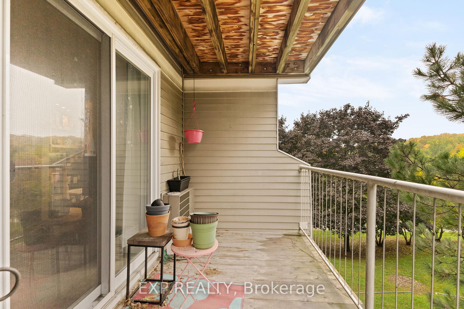 Photo 19 of Unit 304, 270 Brittany Drive, Ottawa, Viscount Alexander Park — HOMEH