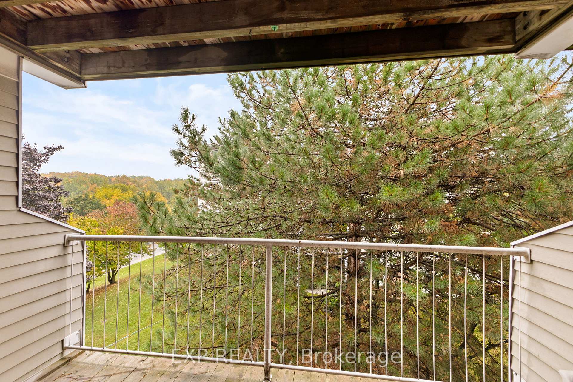 Photo 17 of Unit 304, 270 Brittany Drive, Ottawa, Viscount Alexander Park — HOMEH