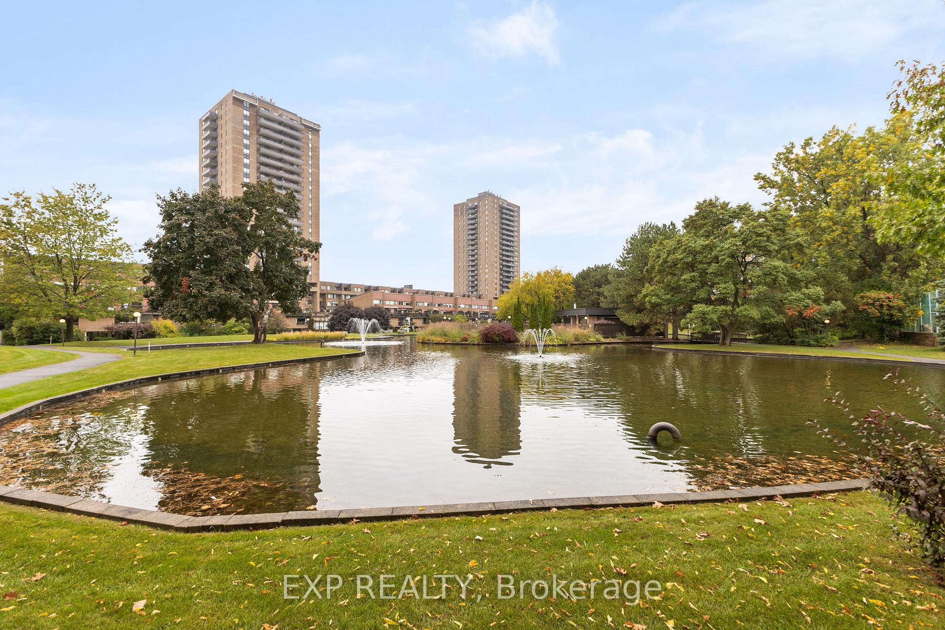 Photo 12 of Unit 304, 270 Brittany Drive, Ottawa, Viscount Alexander Park — HOMEH