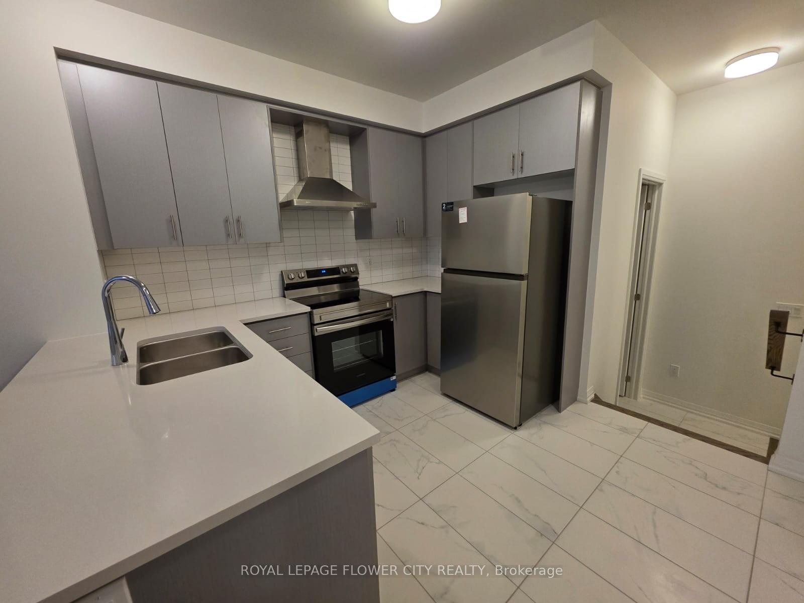Photo 3 of 15 Moosehead Drive, Brampton, Northwest Brampton — HOMEH
