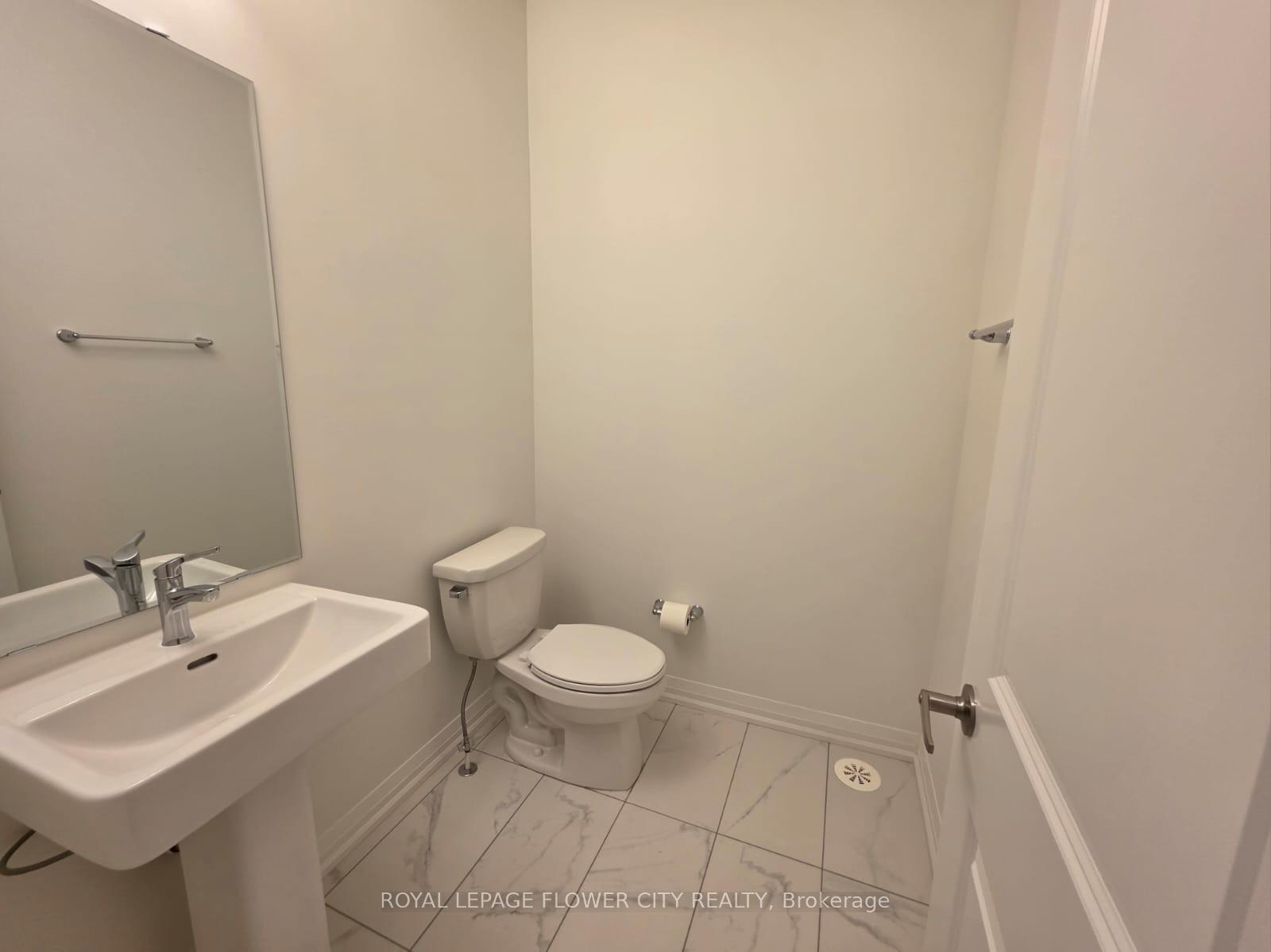Photo 5 of 15 Moosehead Drive, Brampton, Northwest Brampton — HOMEH