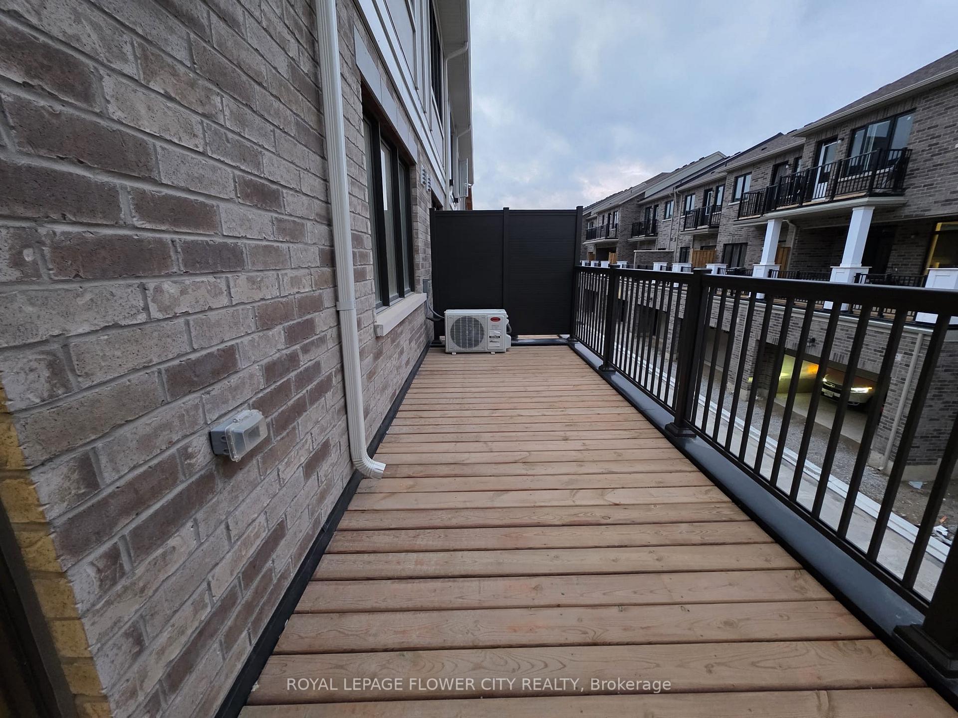 Photo 16 of 15 Moosehead Drive, Brampton, Northwest Brampton — HOMEH