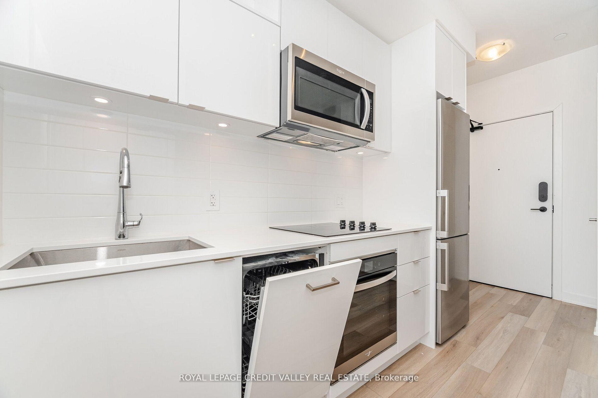 Photo 3 of Unit 413, 70 Princess Street E, Toronto, Waterfront Communities — HOMEH