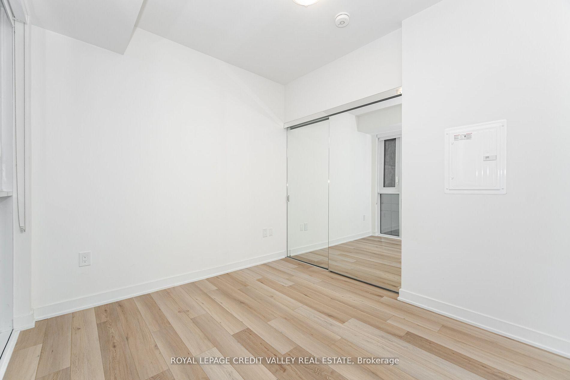 Photo 4 of Unit 413, 70 Princess Street E, Toronto, Waterfront Communities — HOMEH