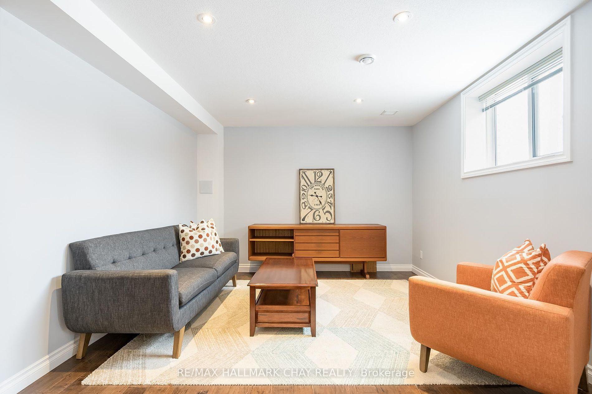 Photo 5 of Unit Lower, 34 Paddy Dunn's Circle, Barrie, East Bayfield — HOMEH