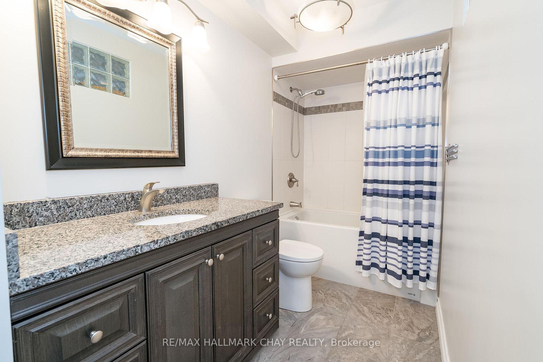 Photo 3 of Unit Lower, 34 Paddy Dunn's Circle, Barrie, East Bayfield — HOMEH