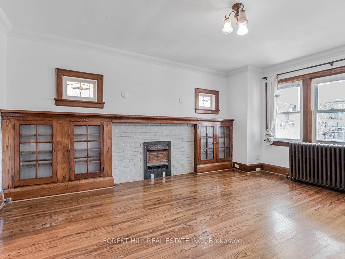Photo 2 of Unit MAIN, 27 Scarboro Beach Boulevard E, Toronto, The Beaches — HOMEH