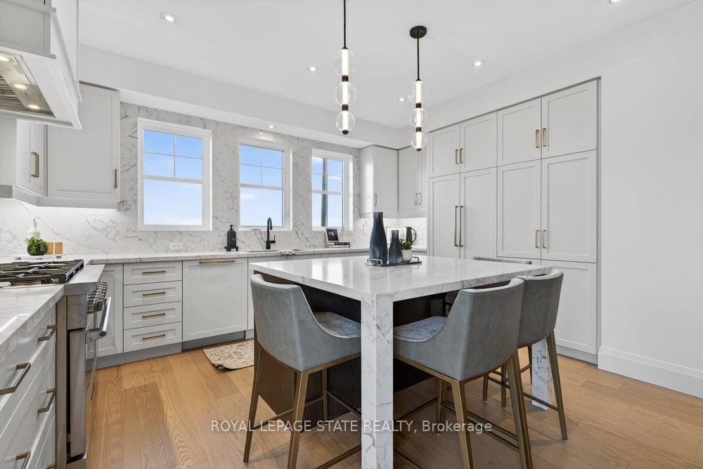 Photo 11 of Unit 7, 100 Watershore Drive, Hamilton, Stoney Creek — HOMEH