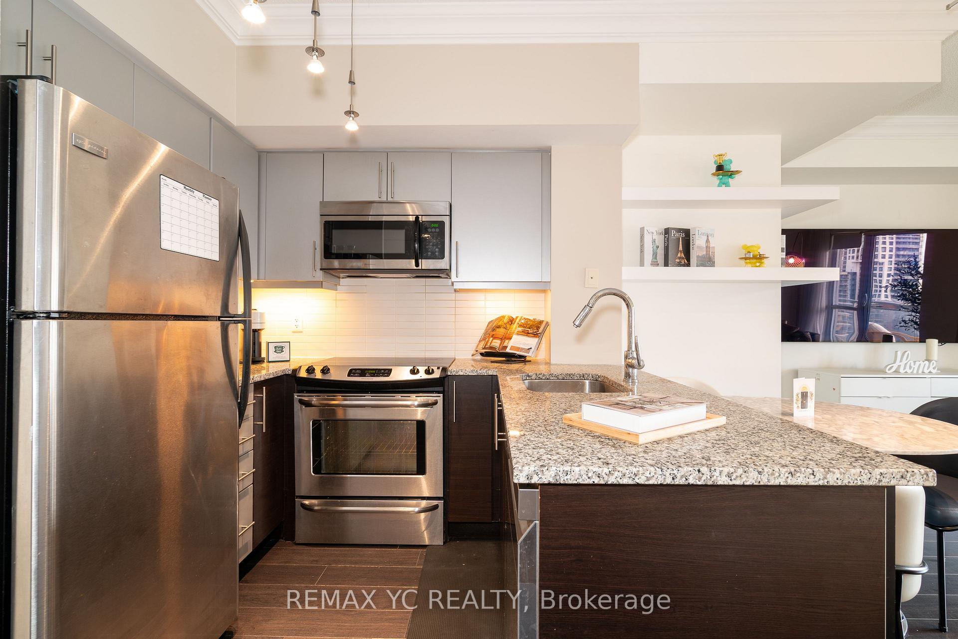 Photo 10 of Unit 1709, 83 Redpath Avenue, Toronto, Mount Pleasant West — HOMEH