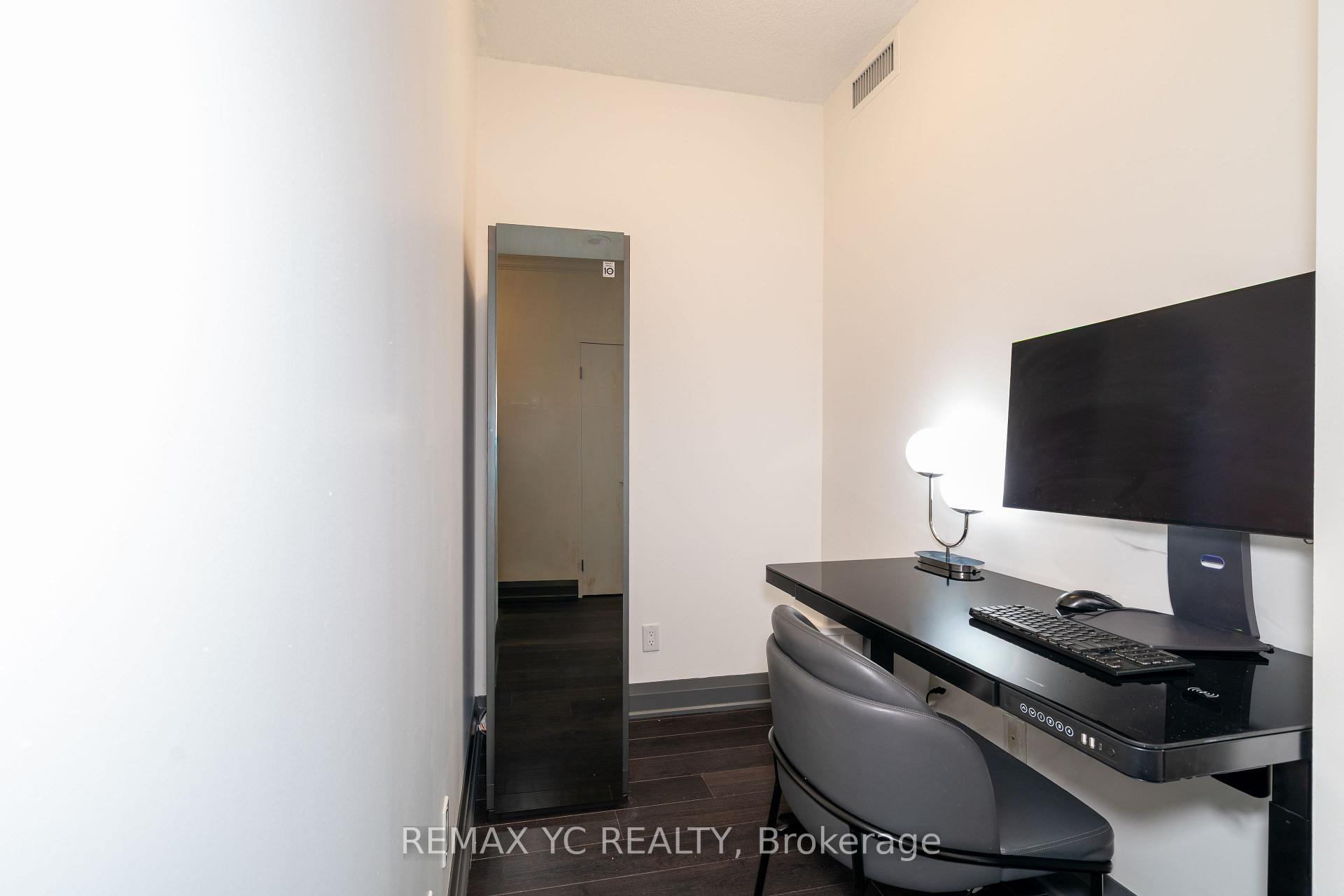 Photo 9 of Unit 1709, 83 Redpath Avenue, Toronto, Mount Pleasant West — HOMEH