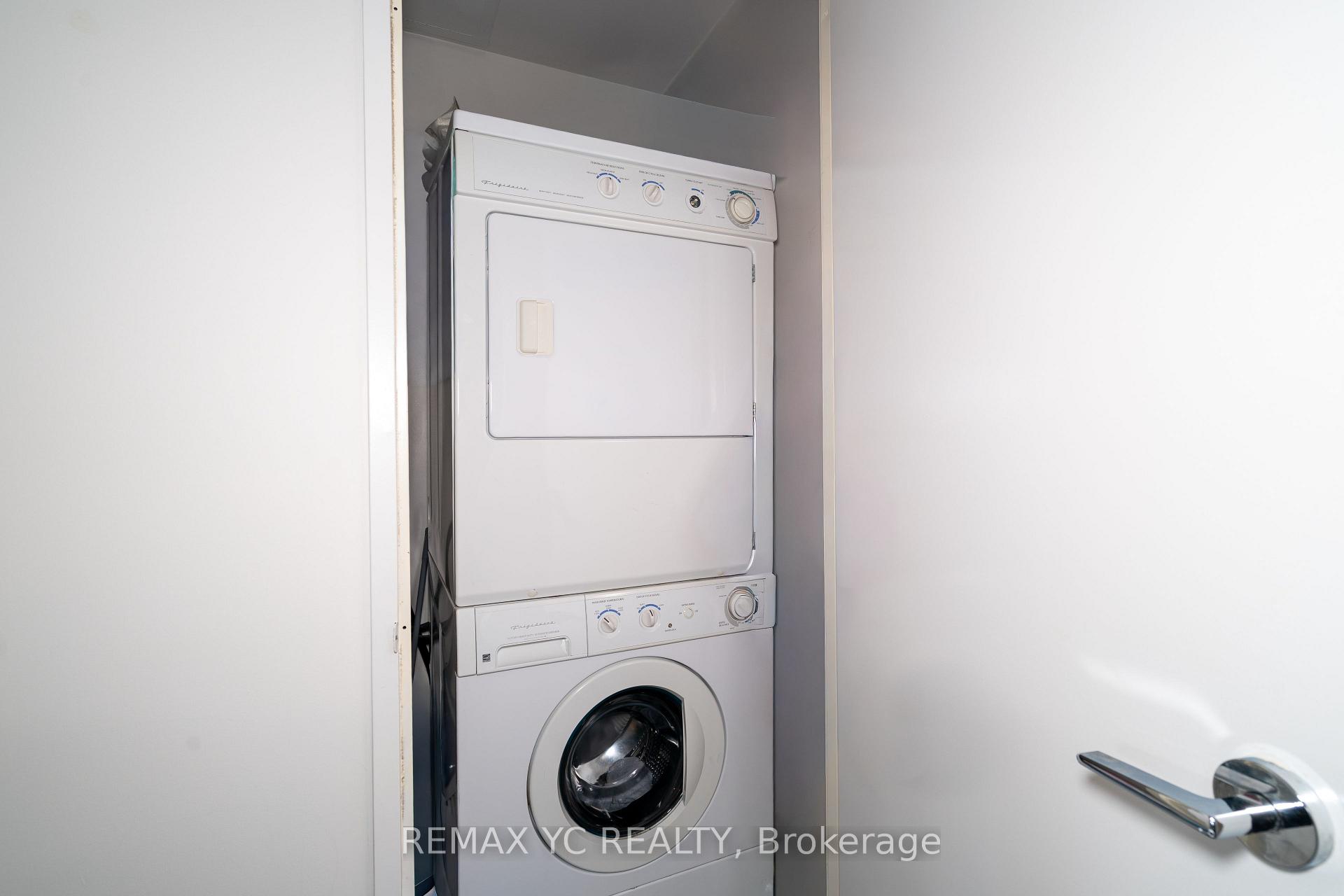 Photo 13 of Unit 1709, 83 Redpath Avenue, Toronto, Mount Pleasant West — HOMEH