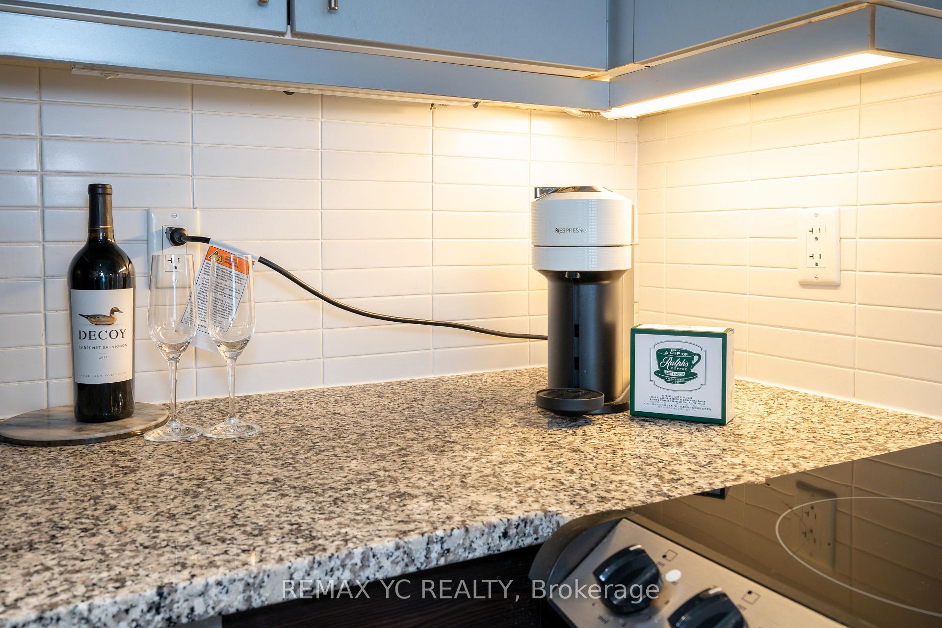Photo 16 of Unit 1709, 83 Redpath Avenue, Toronto, Mount Pleasant West — HOMEH