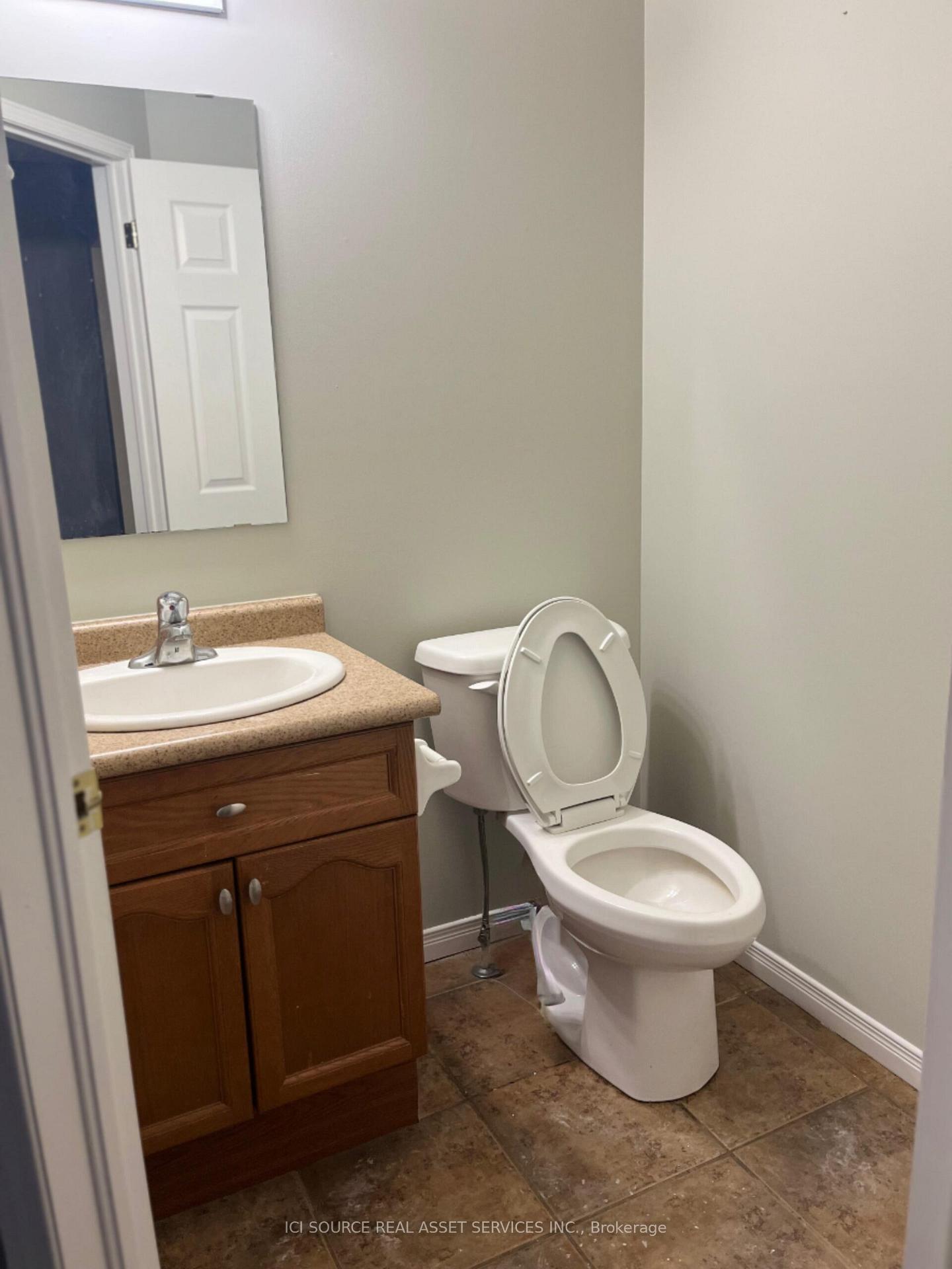 Photo 2 of 126 Templewood Drive, Kitchener — HOMEH